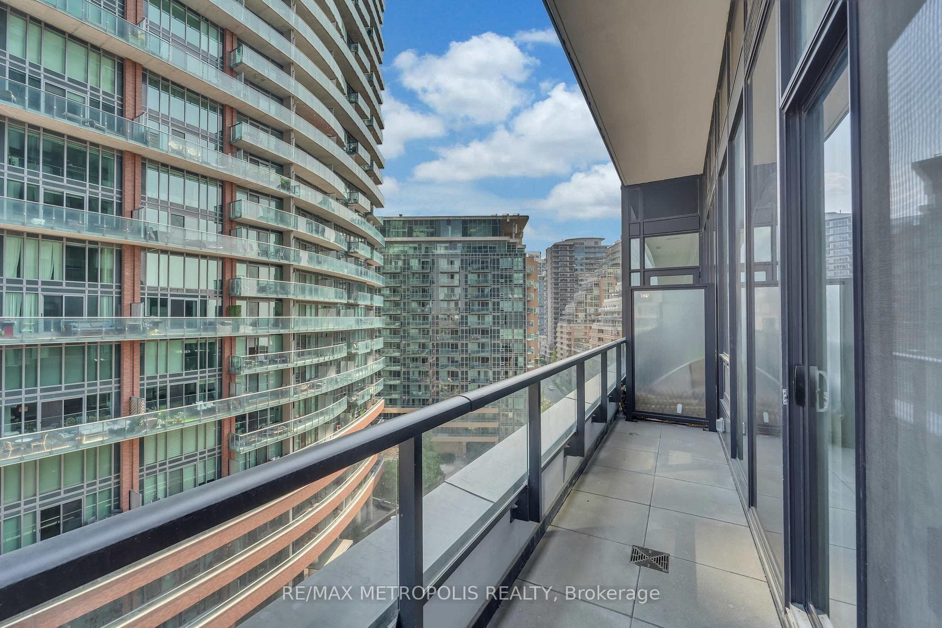 135 East Liberty Street Unit 807 photo 12