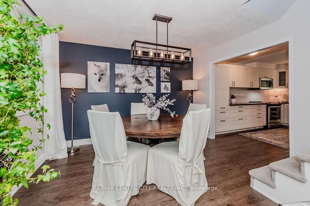 95 Pinemeadow Crescent photo 11