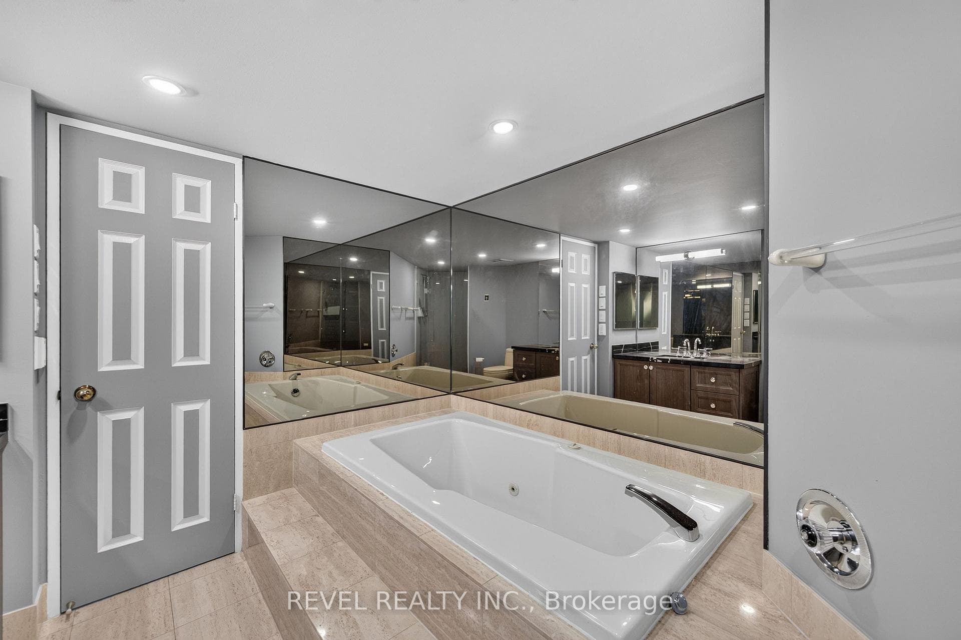 278 Bloor Street Unit 2301 photo 24