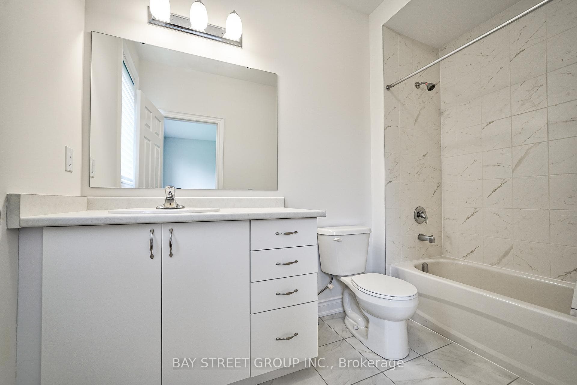 3 Thompson Way photo 32