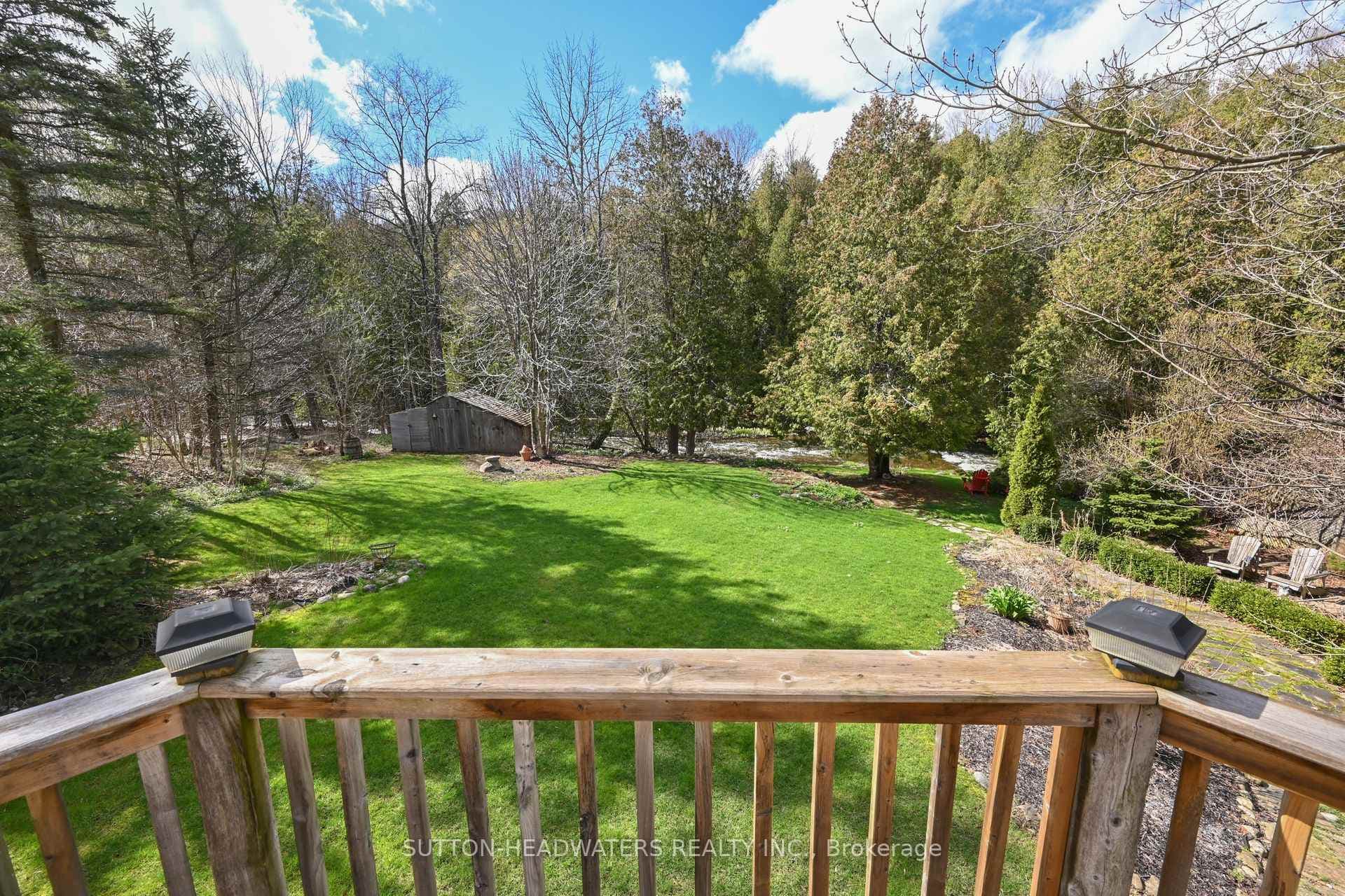 804 Forks Of The Credit Road photo 3