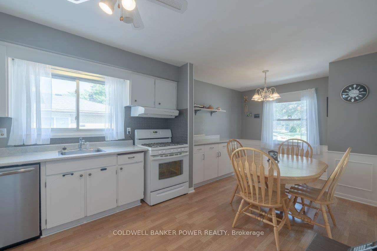 46 Wellesley Crescent photo 8