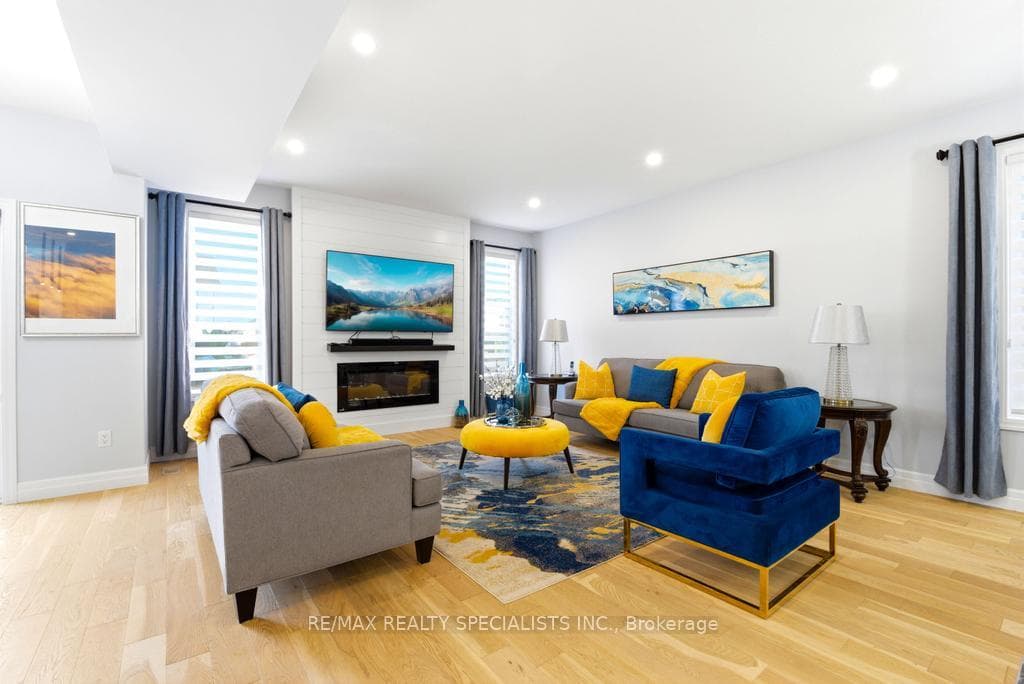 45 Peggy Avenue photo 9