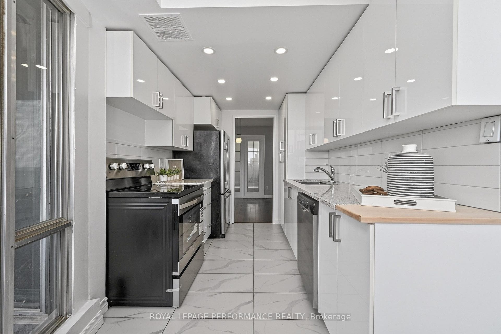 530 Laurier Avenue Unit 2502 photo 16