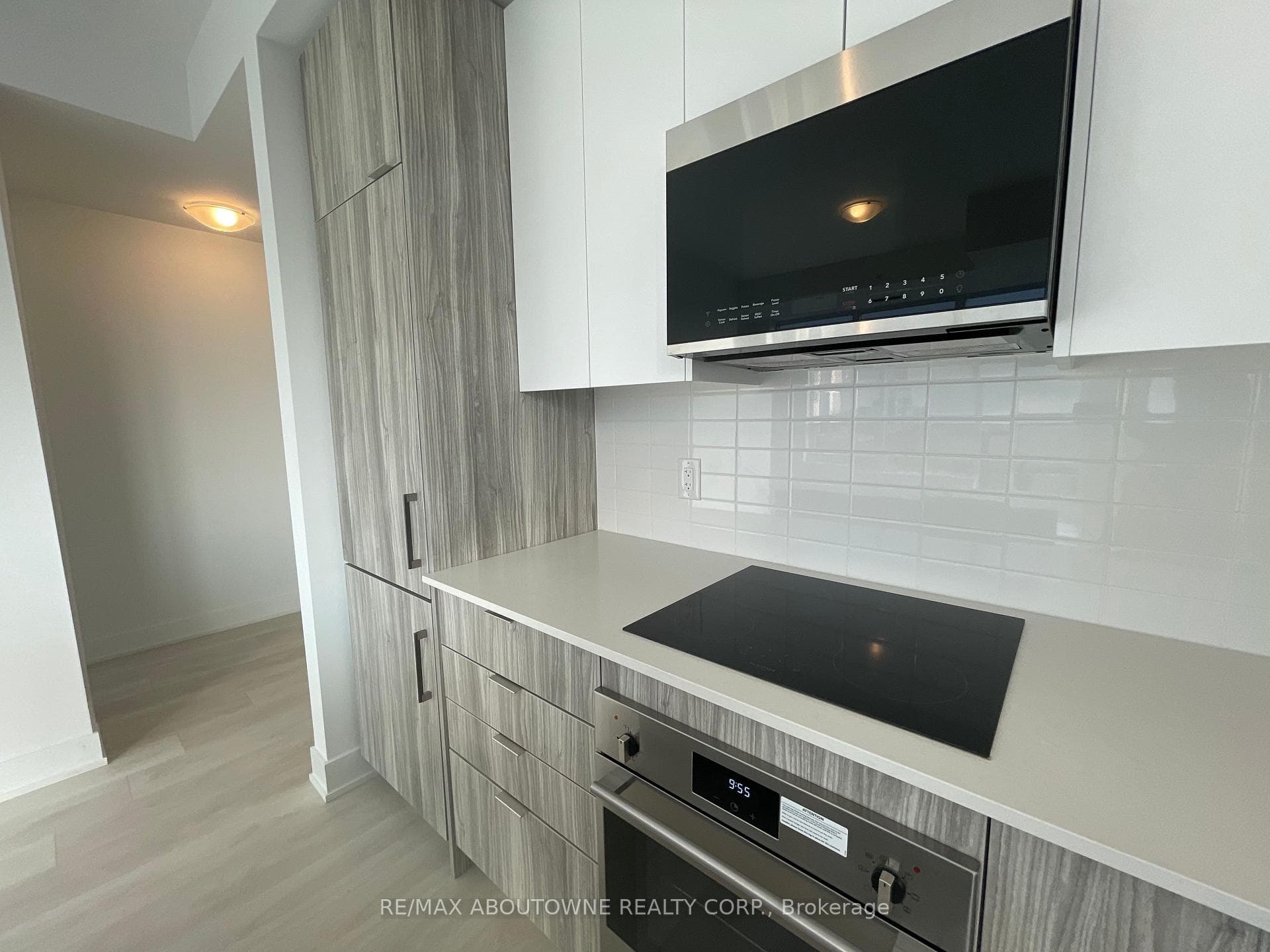 2489 Taunton Road Unit 814 photo 9