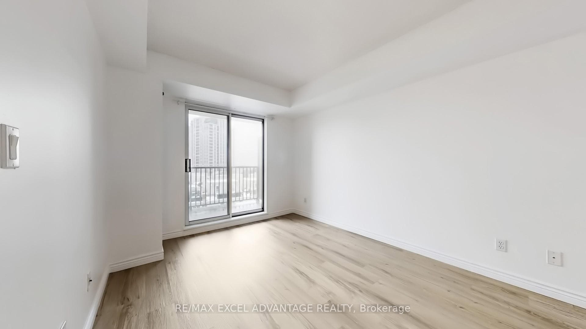 55 Harrison Garden Boulevard Unit 611 photo 8