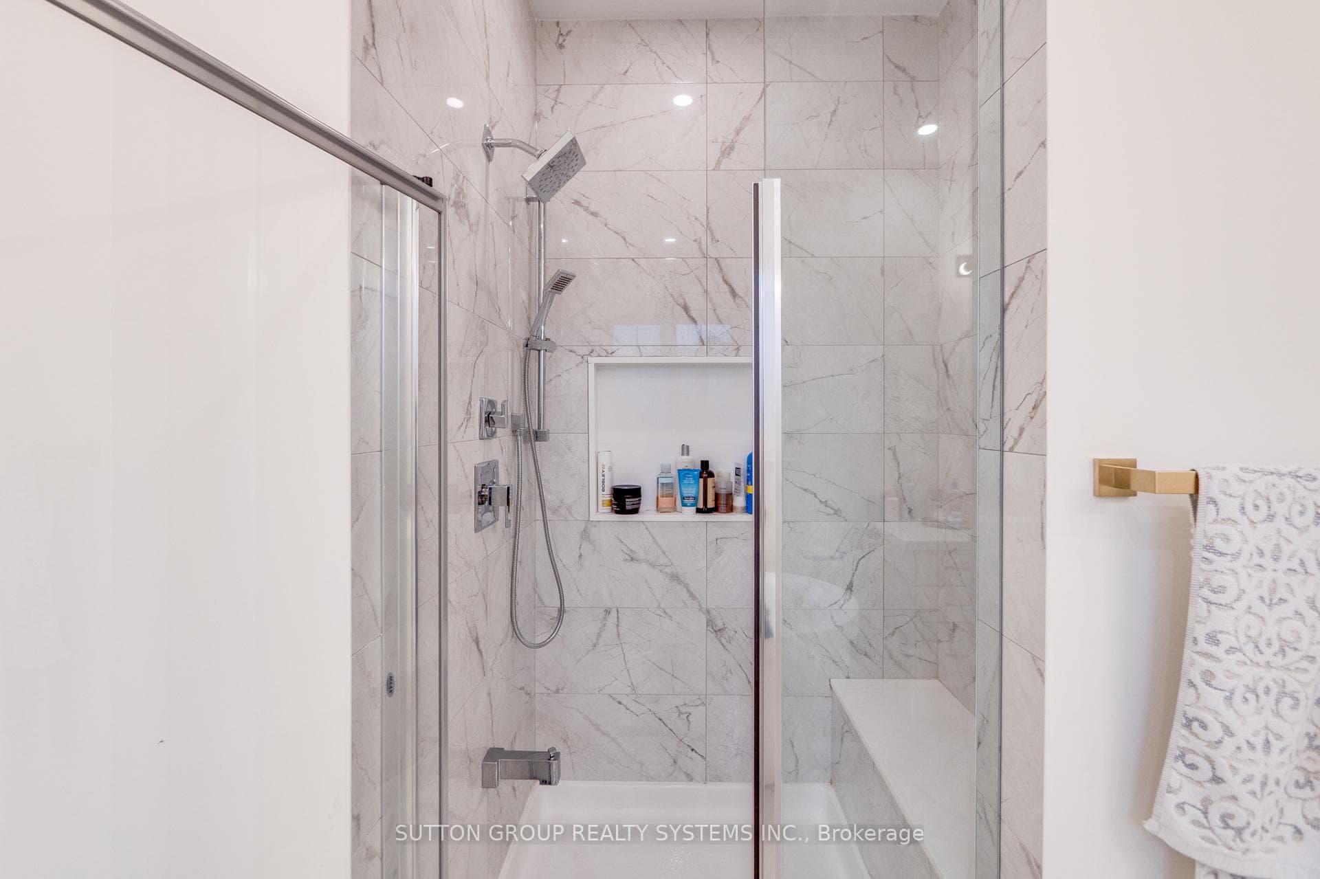 389 Humphrey Street photo 32