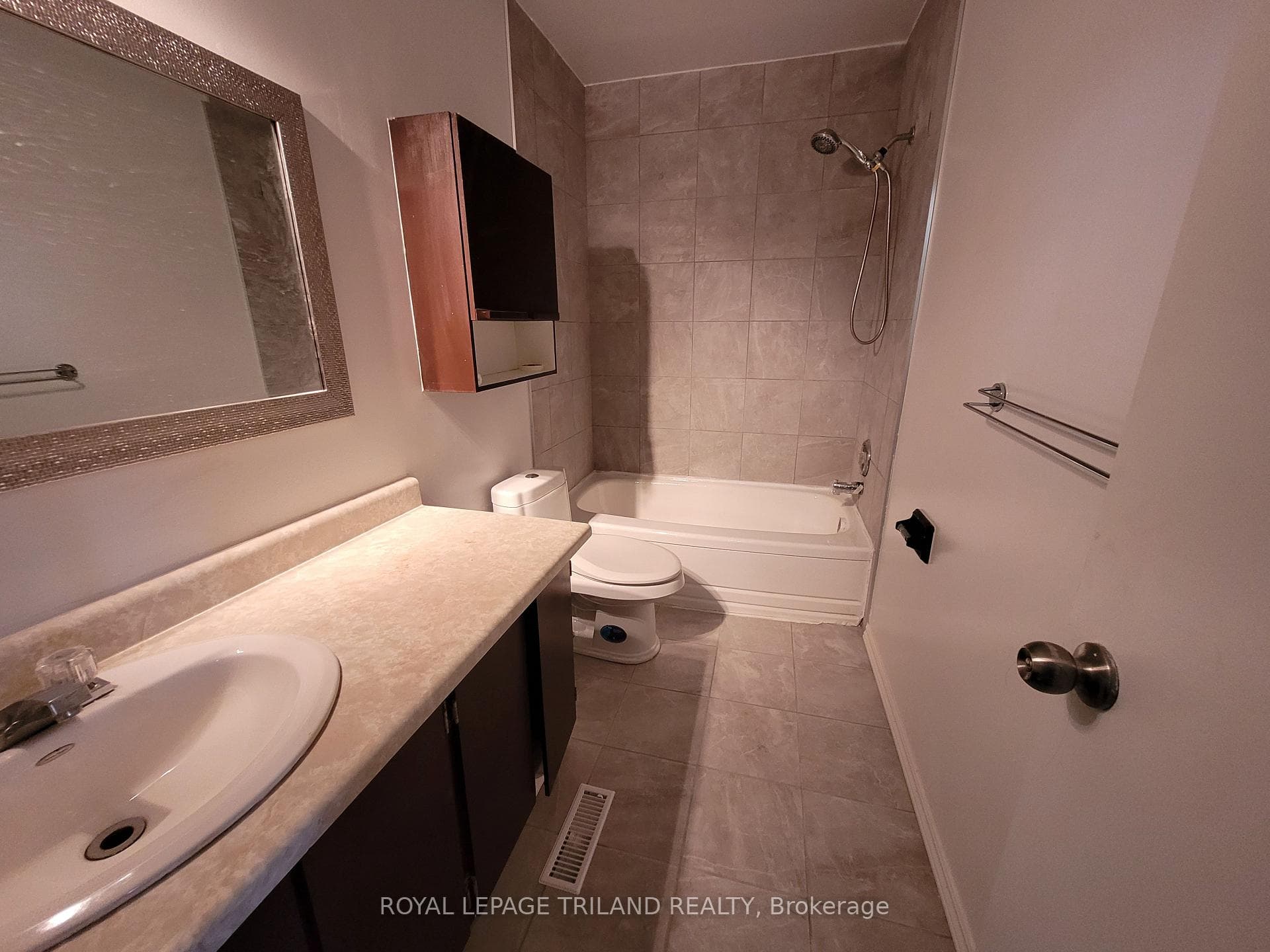 358 Homestead Court Unit 7 photo 3