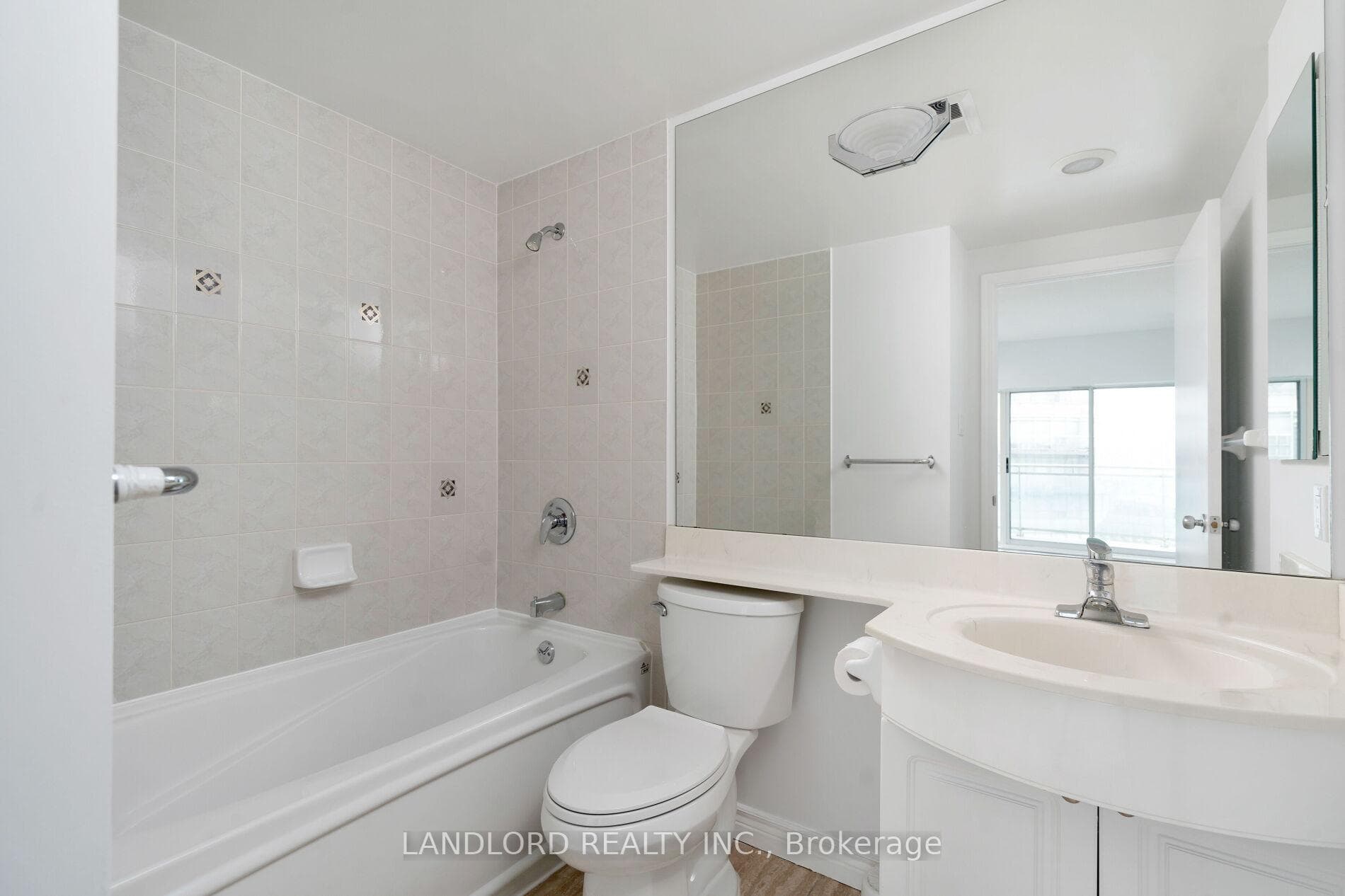 600 Queens Quay Unit 1005 photo 20