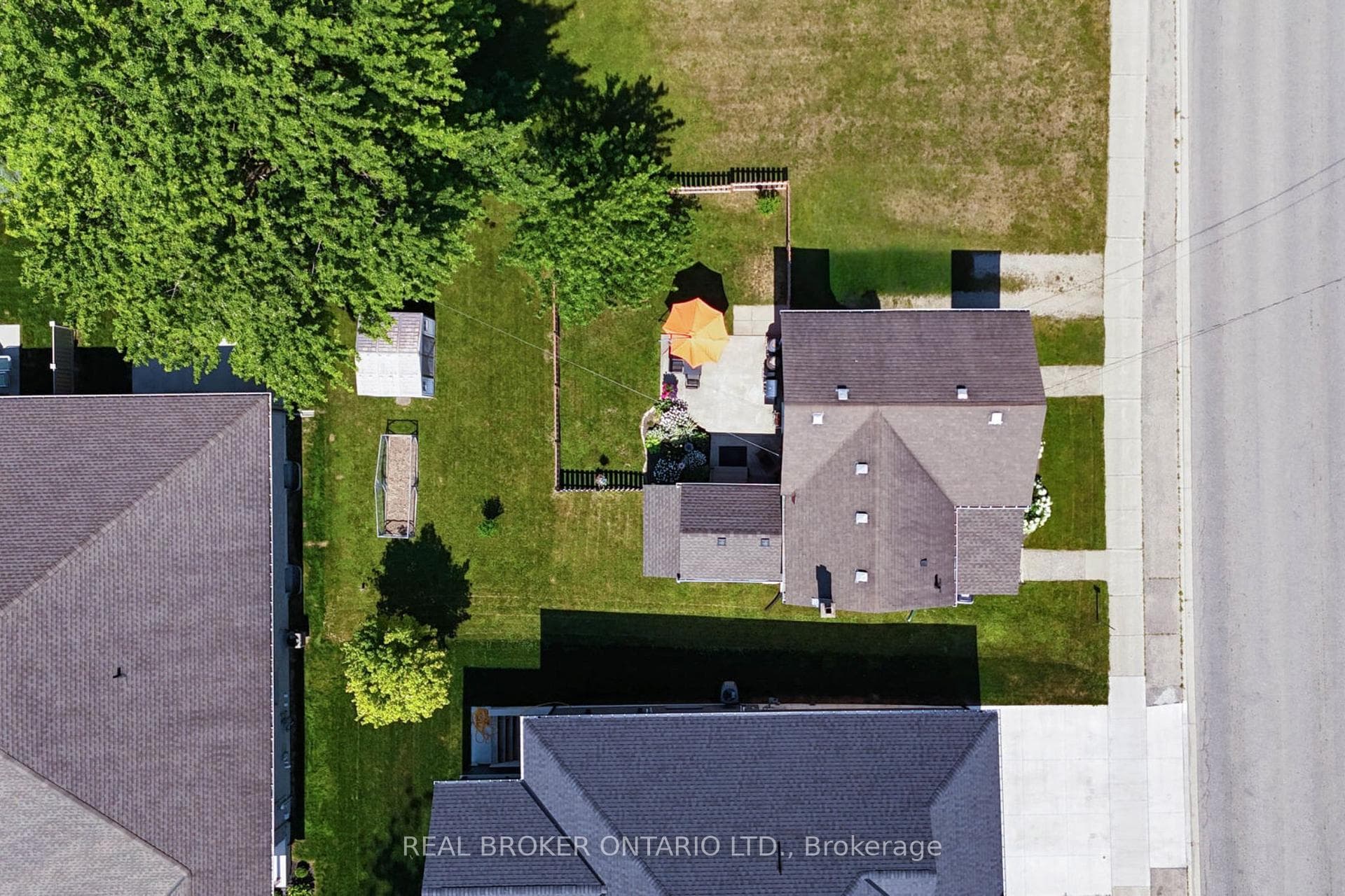 520 Elma Street photo 39
