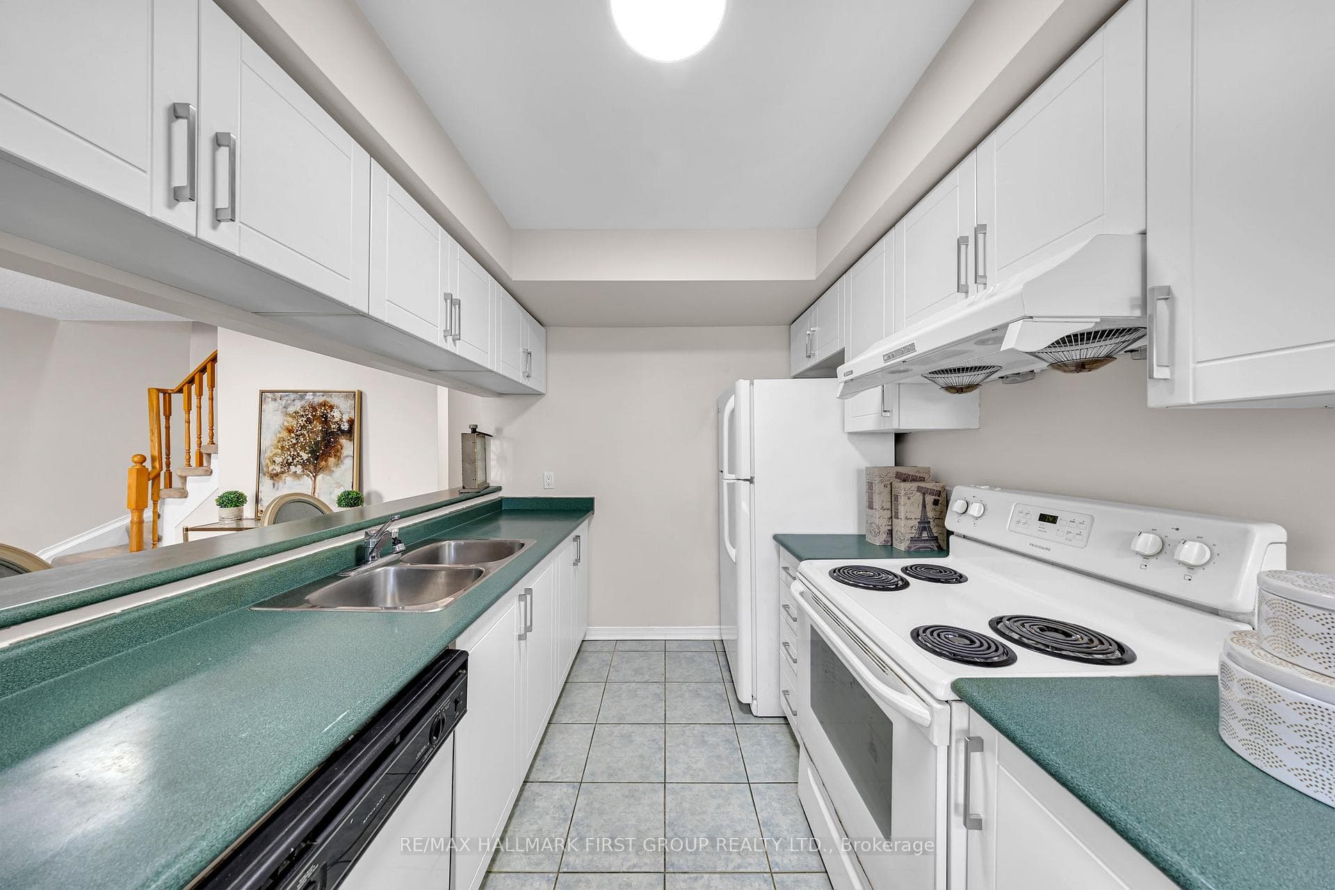 29 Rosebank Drive Unit 102 photo 12