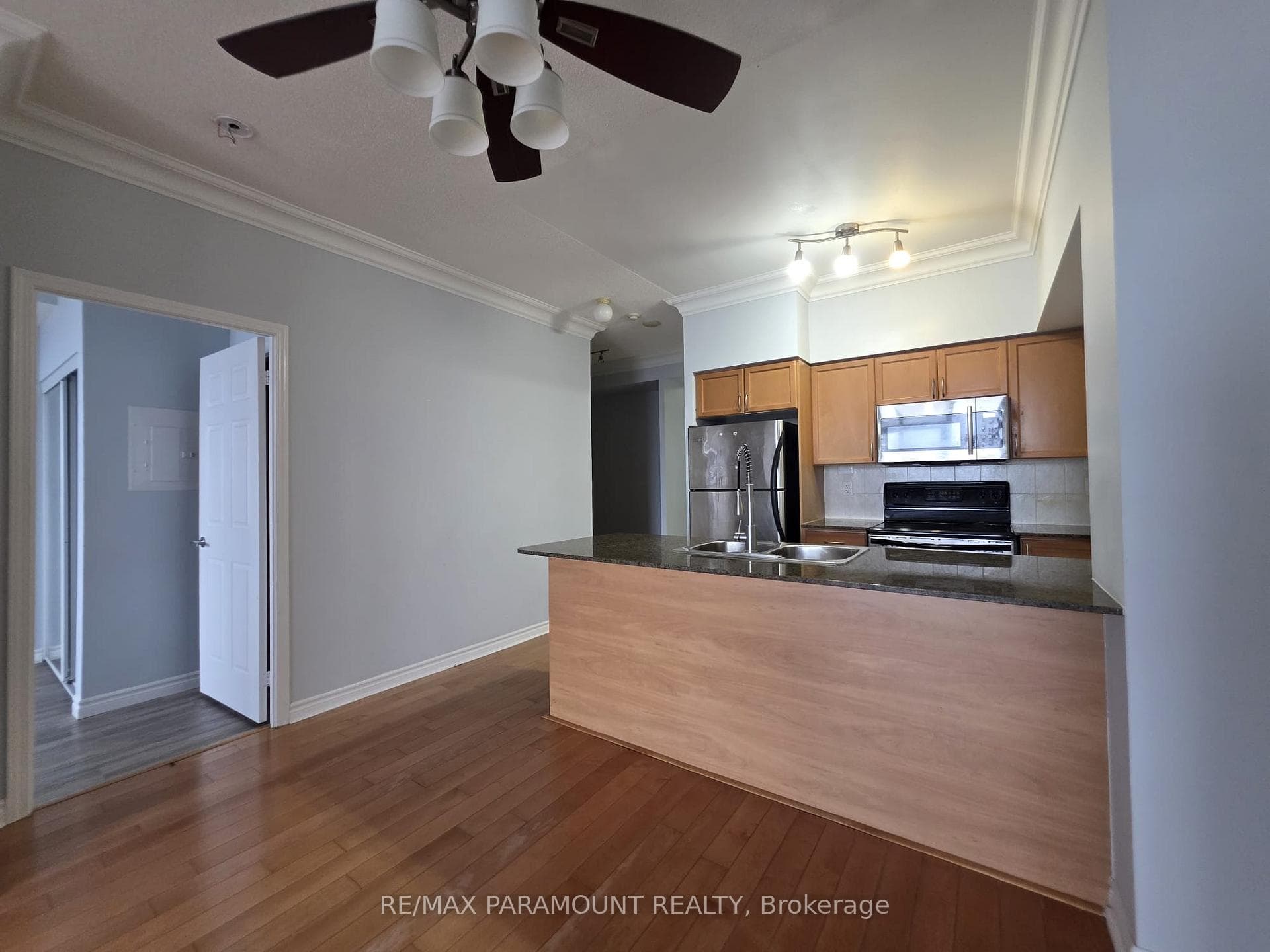 388 Prince Of Wales Drive Unit 2303 photo 2