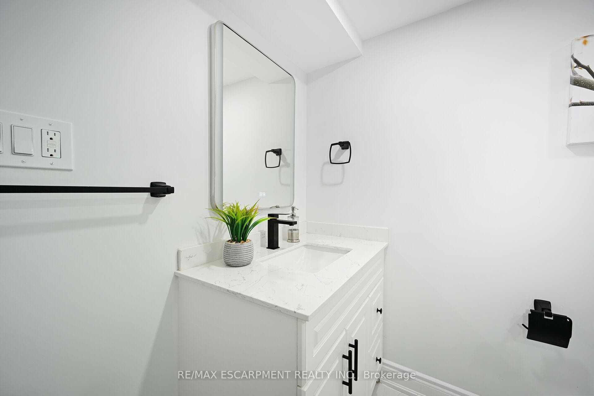 4 Passmore Street photo 32