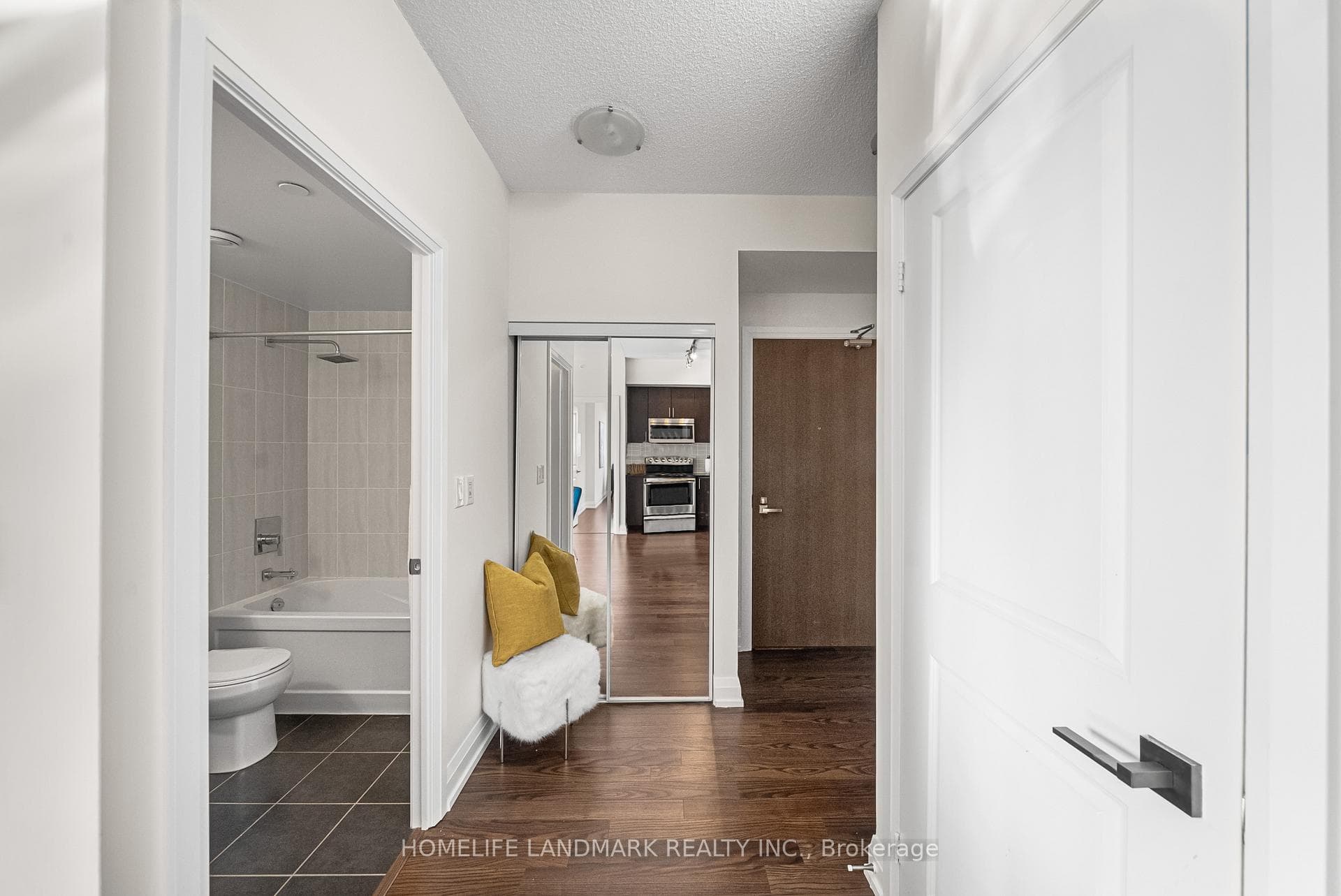 7171 Yonge Street Unit 1215 photo 23