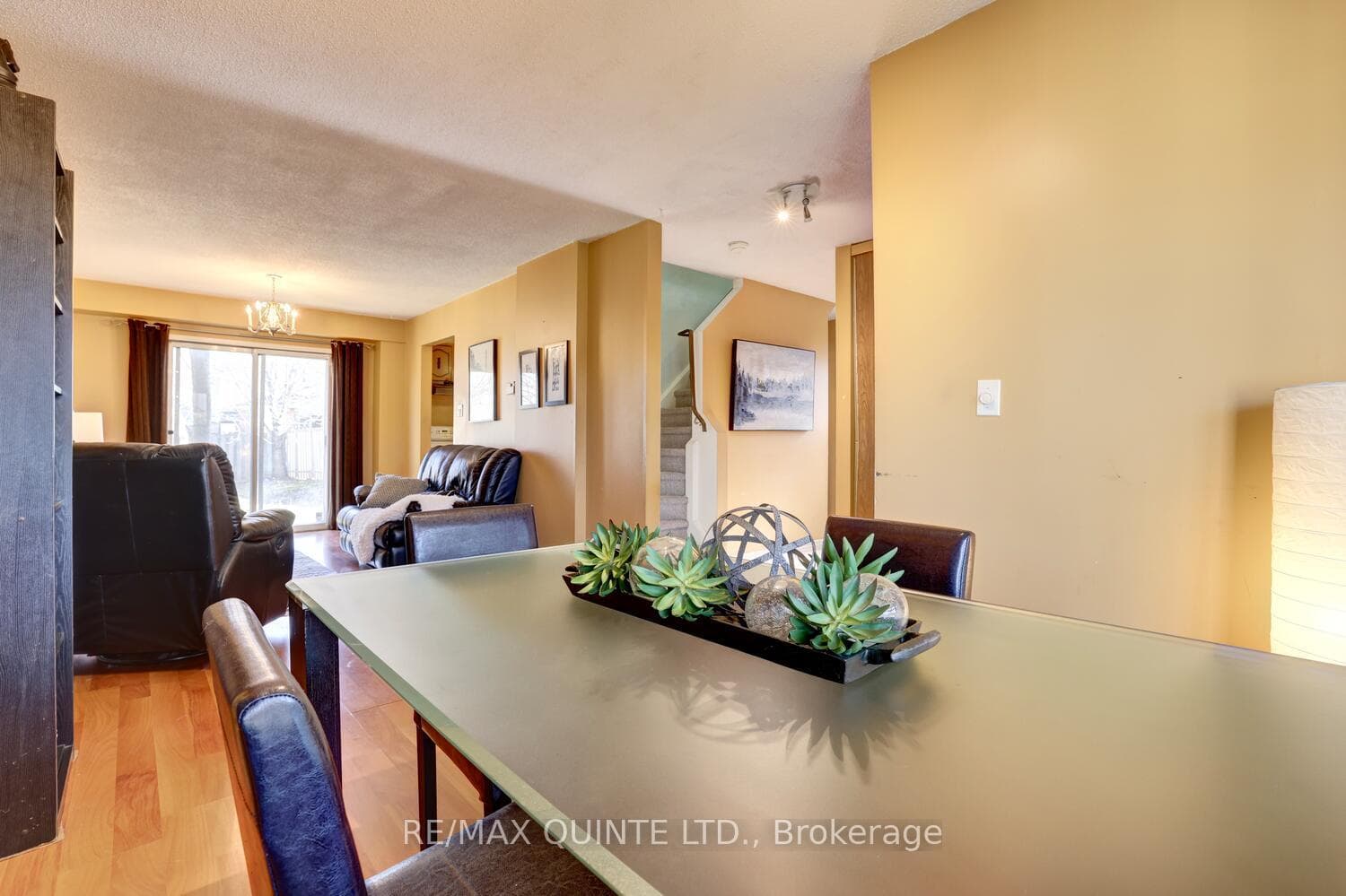 3157 Keynes Crescent photo 11