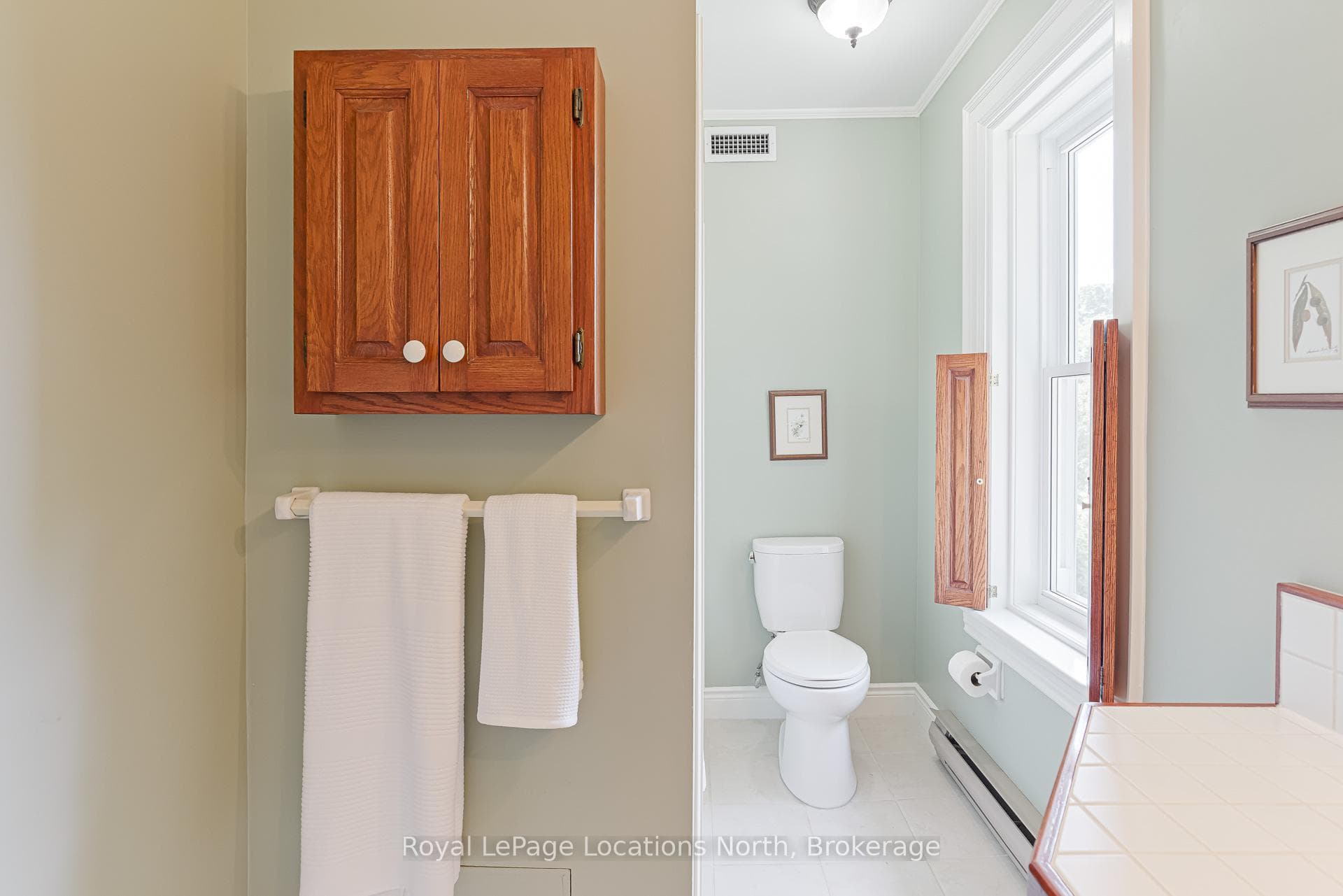 284 Maple Street photo 32