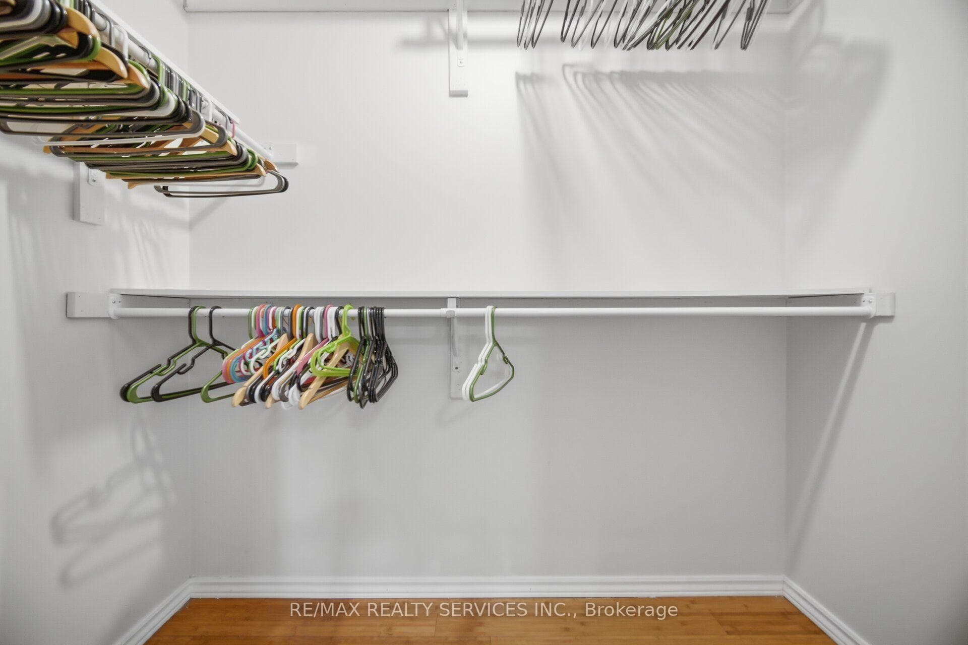 4 Sunnybrook Crescent photo 36