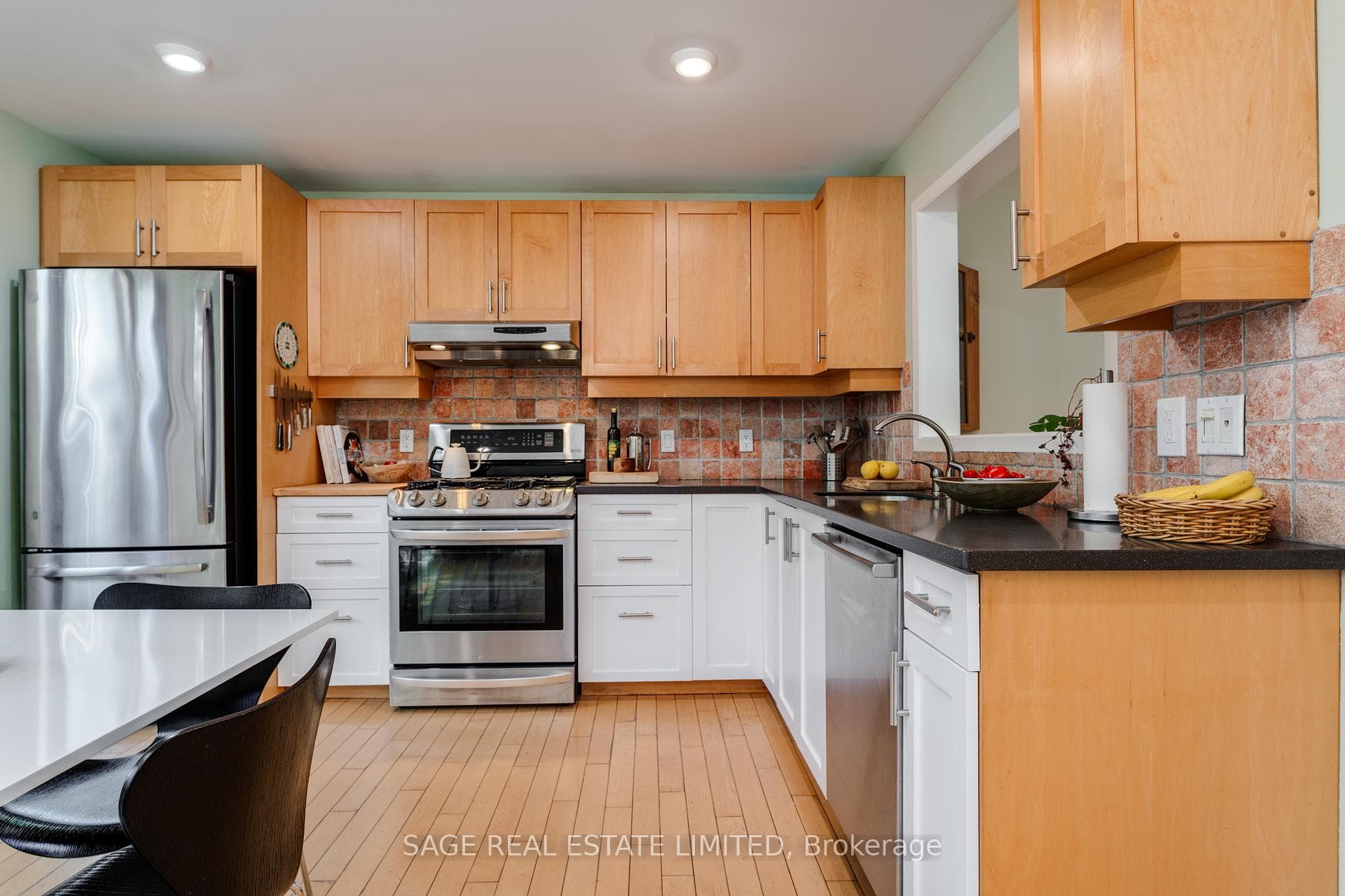 119 Gore Vale Avenue photo 11