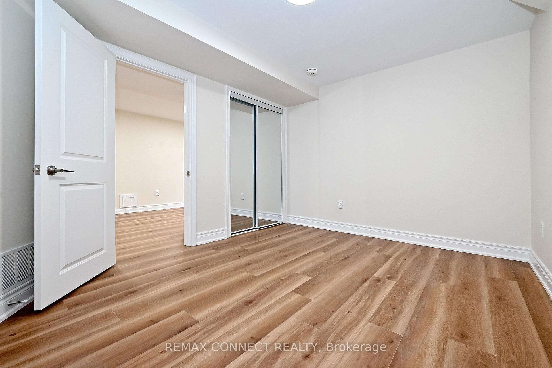 1788 Shelburne Street photo 29