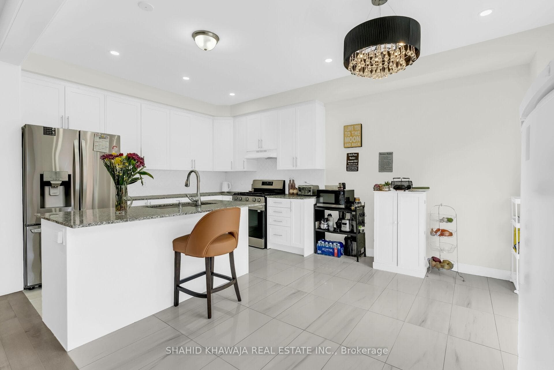 641 Leatherleaf Landing photo 14