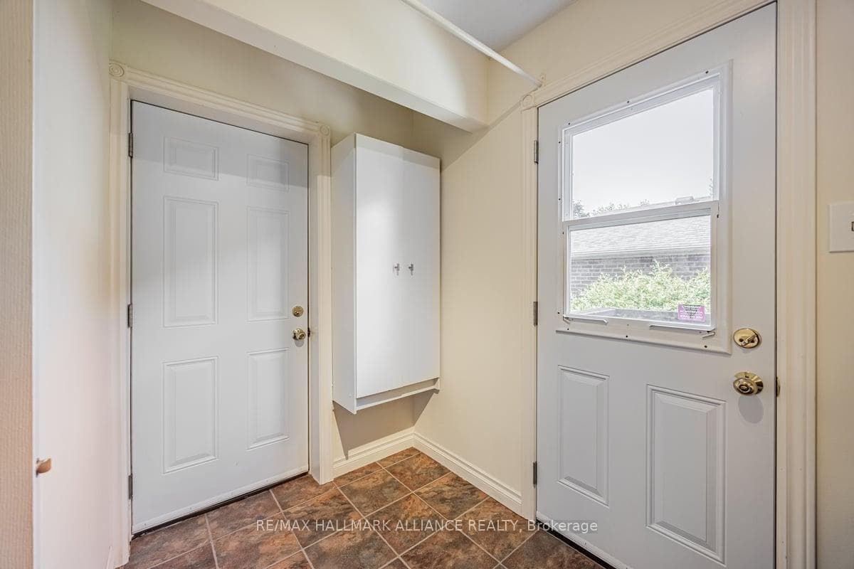 1366 Creekside Drive photo 15