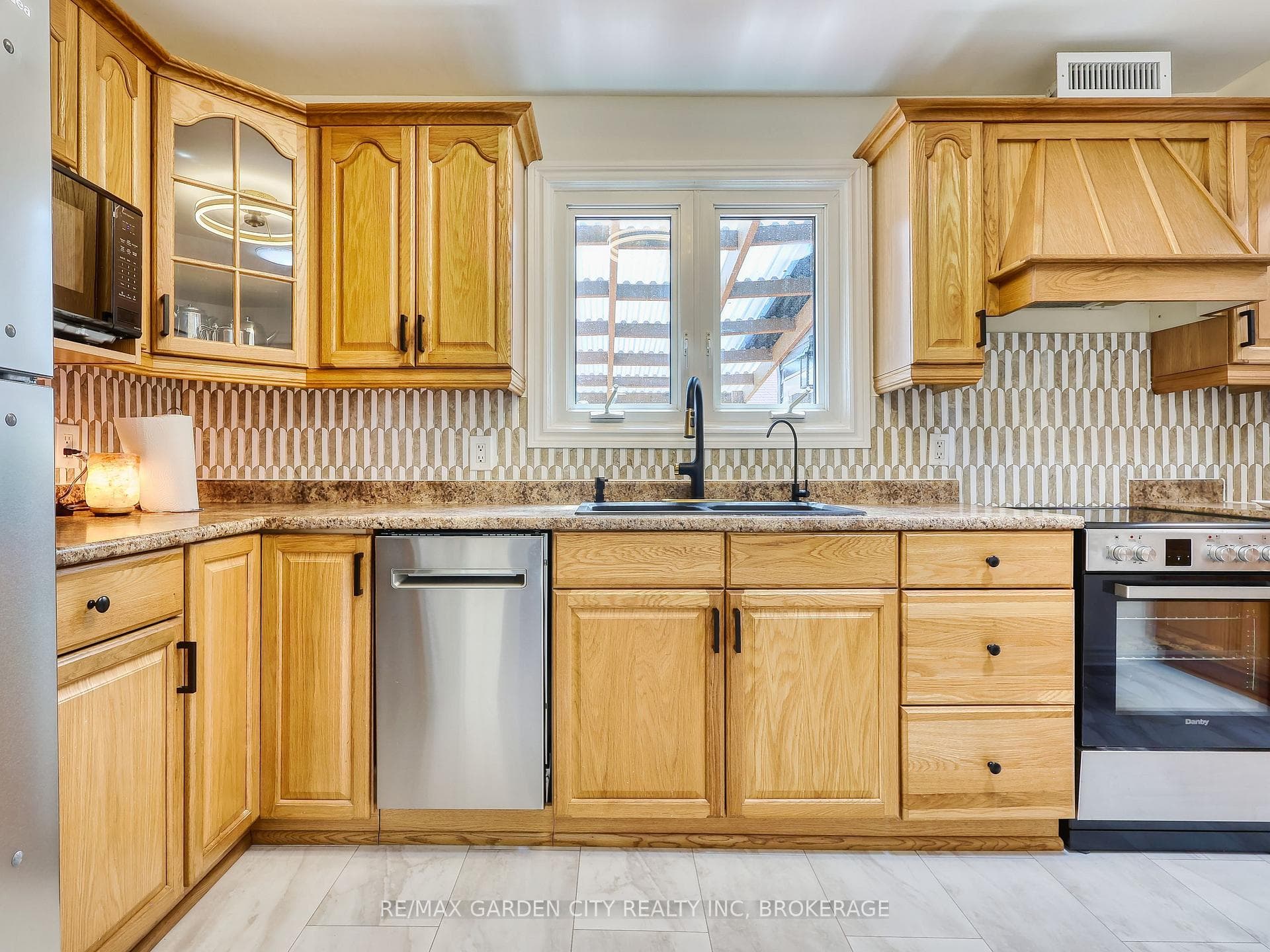 Tons of cupboards