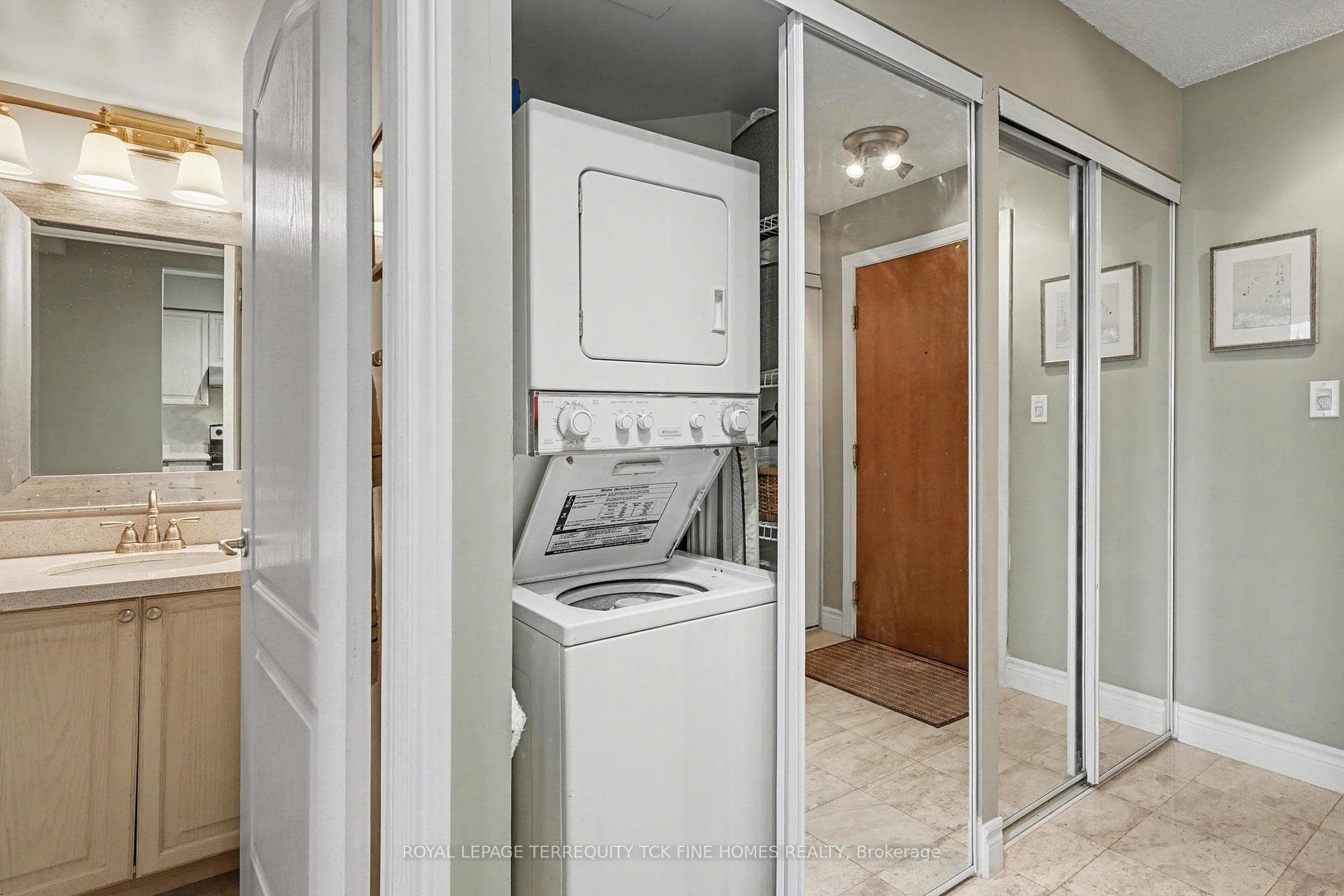 398 Eglinton Avenue Unit 1009 photo 18