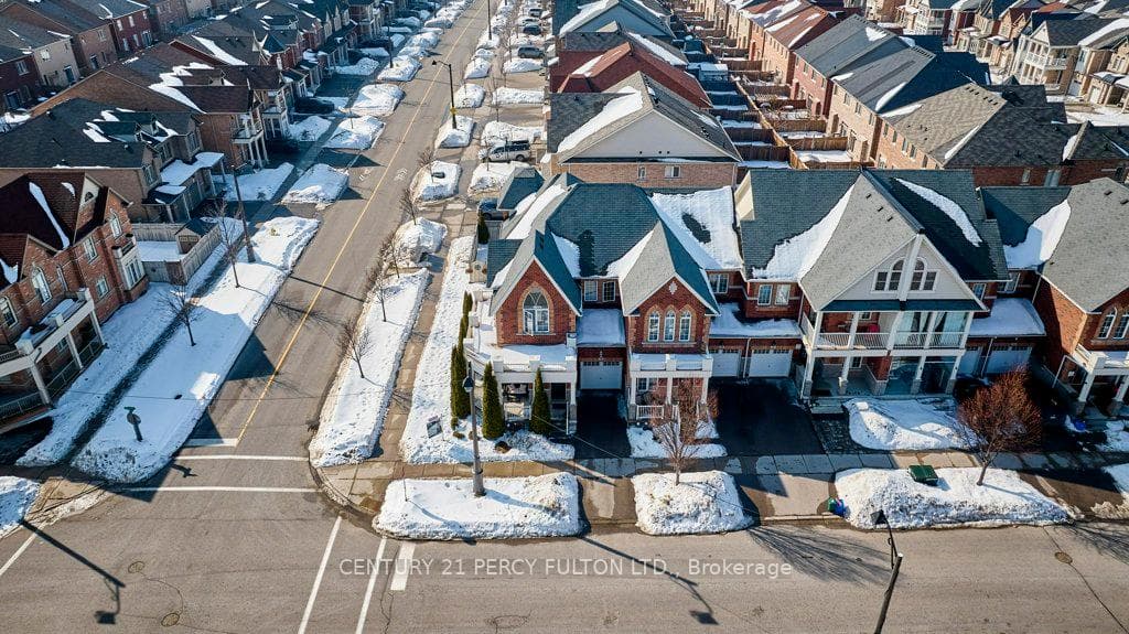 78 Brock Avenue photo 2
