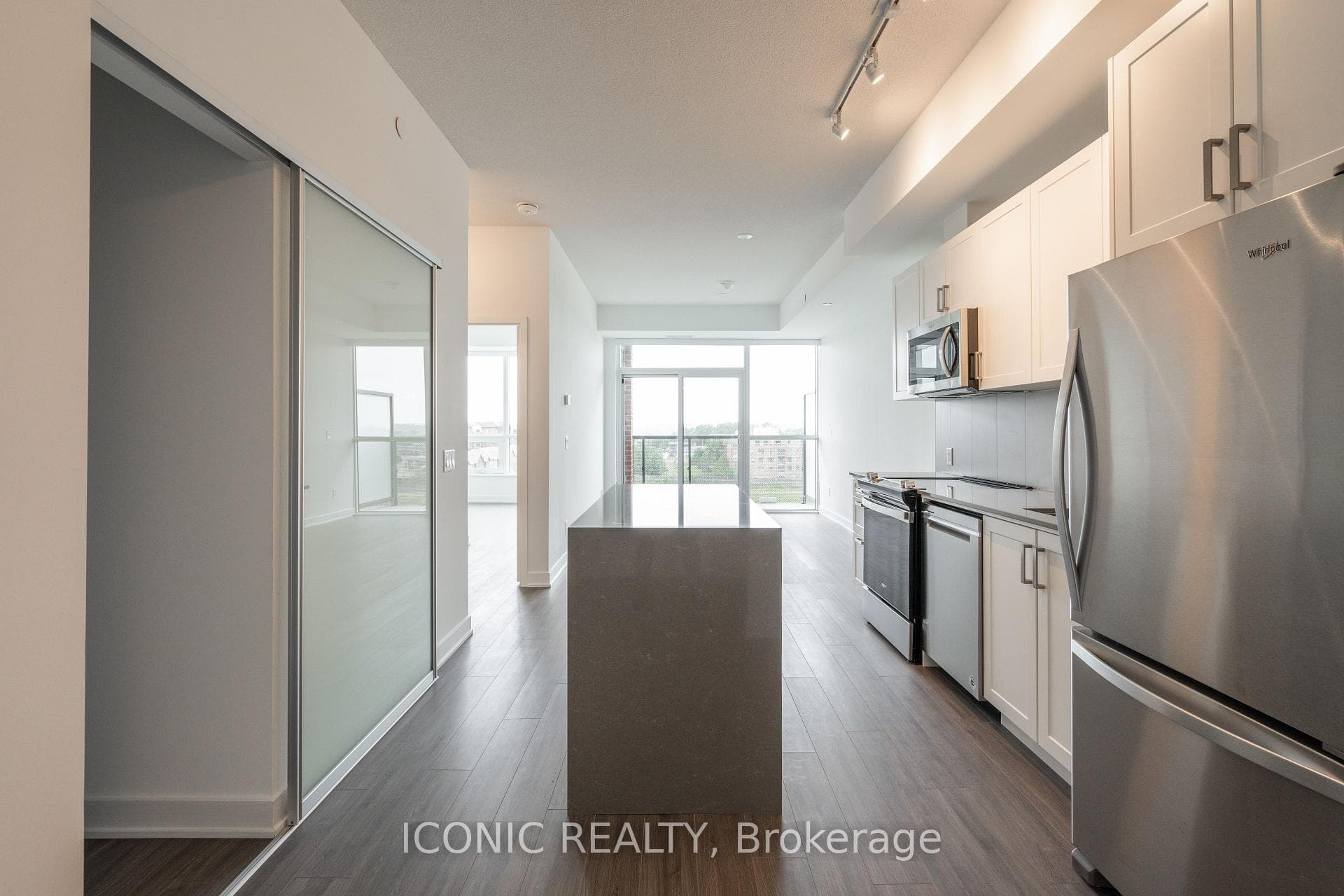 681 Yonge Street Unit 510 photo 14