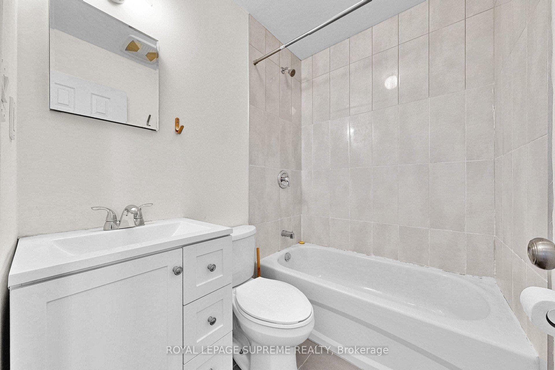 119 Essex Street photo 29