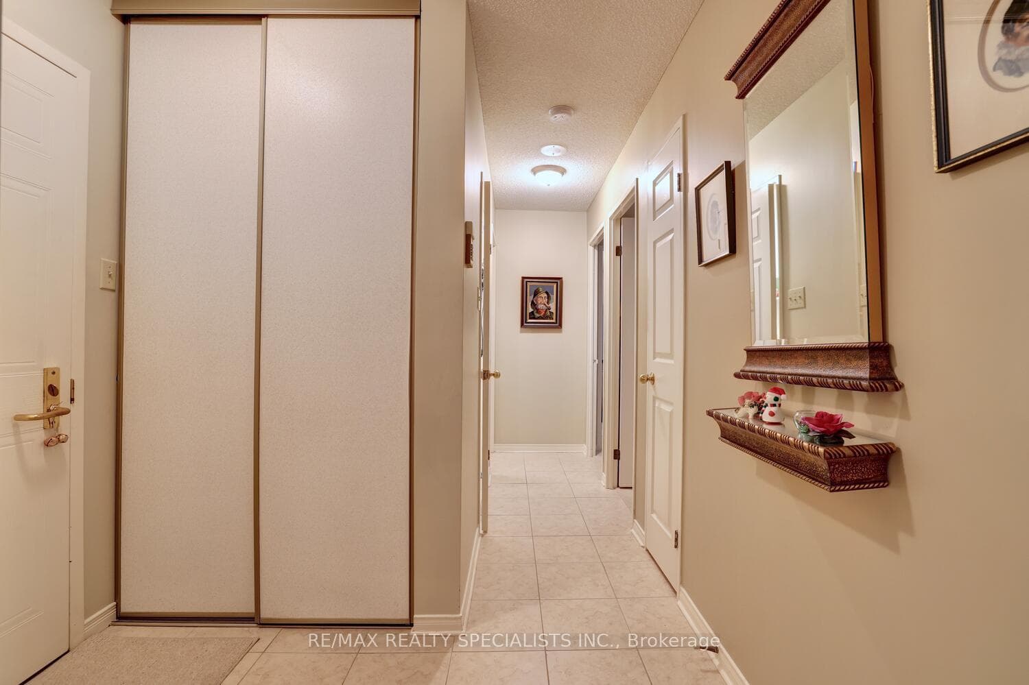 265 Westcourt Place Unit 1008 photo 6