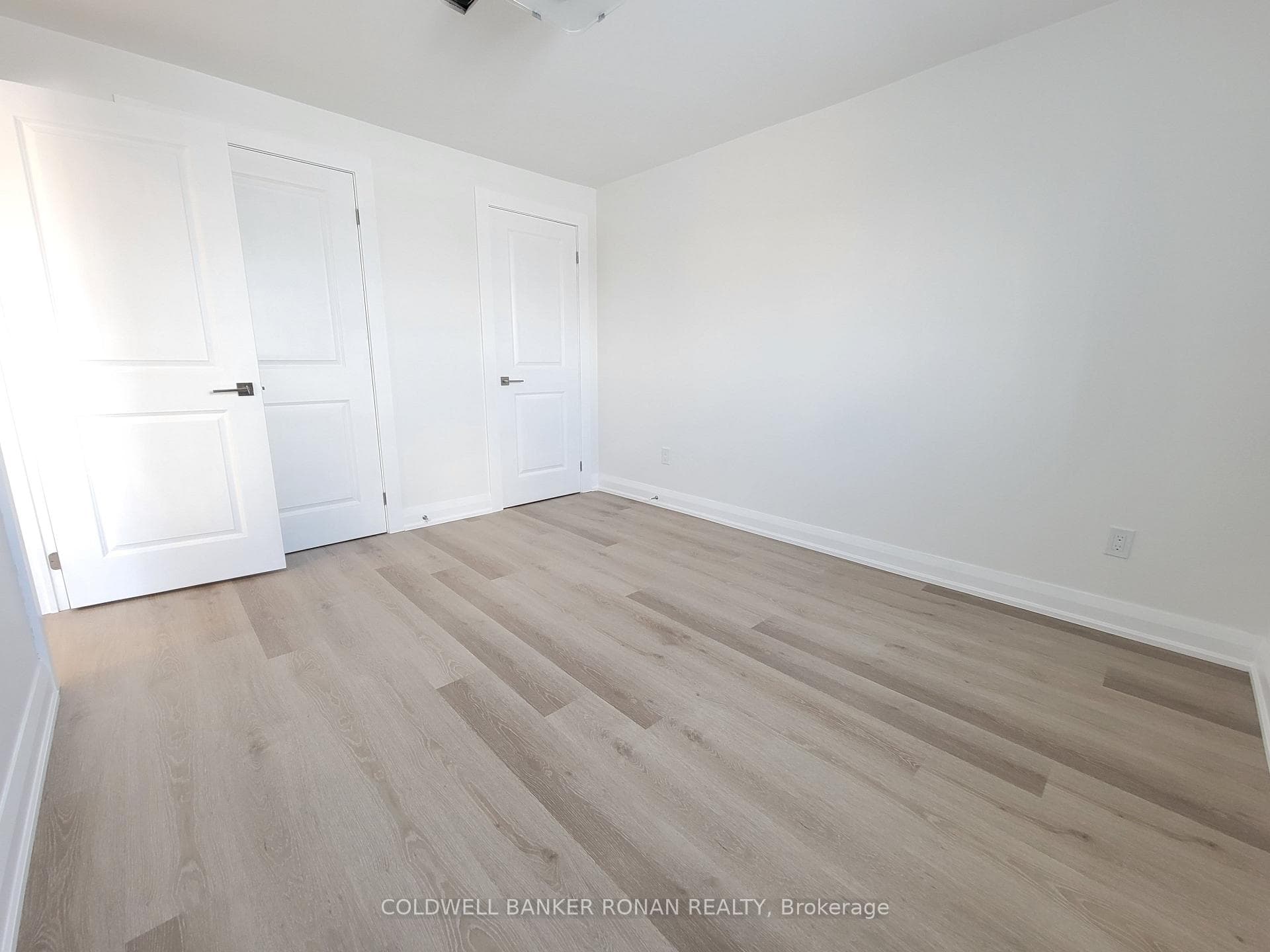 6 Frank Kelly Drive photo 32