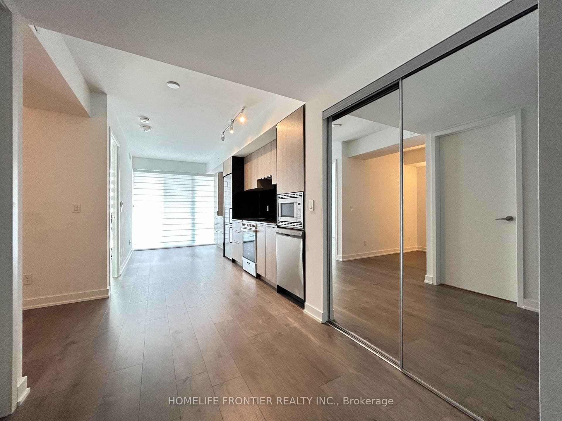 18 Maitland Terrace Unit 1807 photo 5