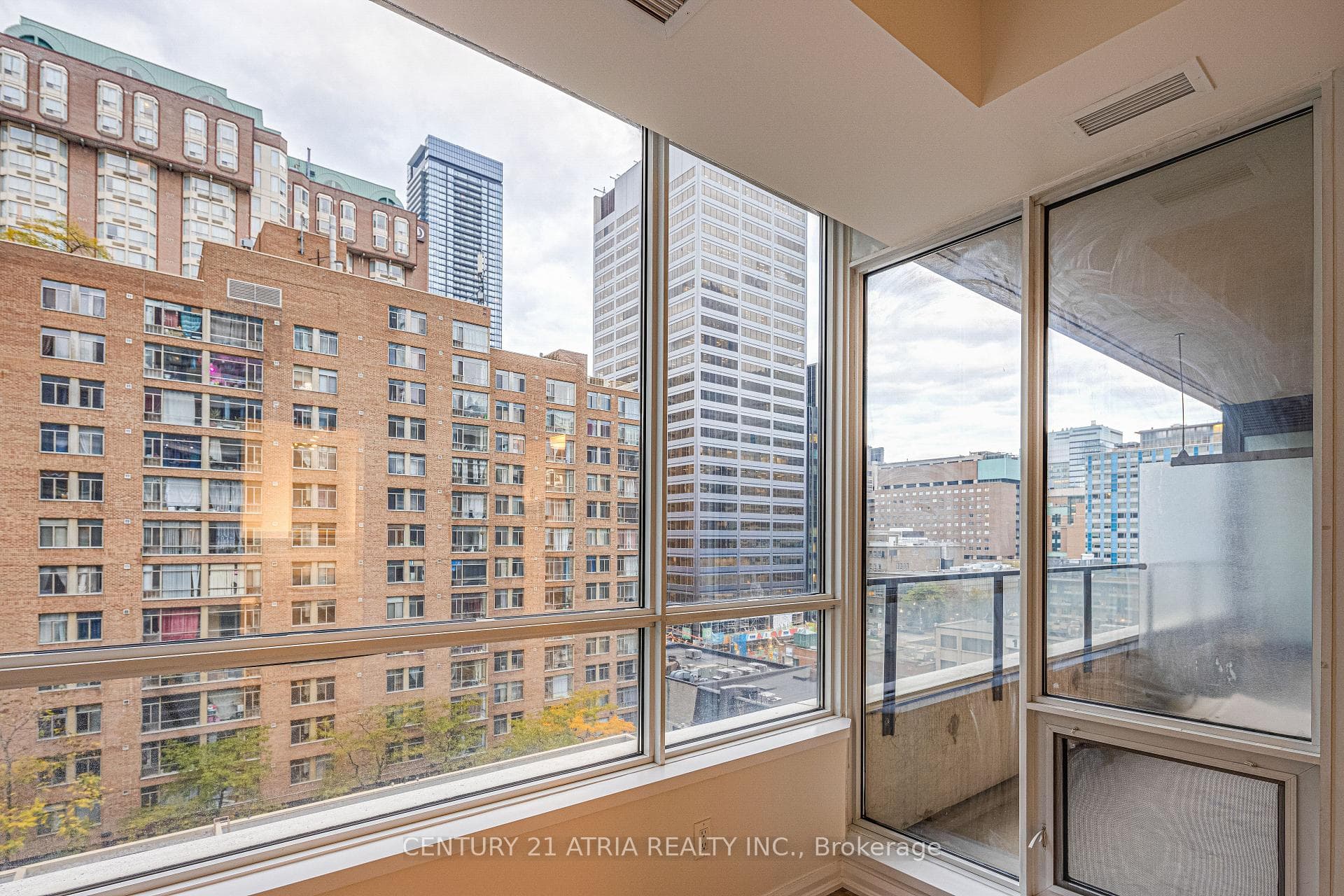 111 Elizabeth Street Unit 1117 photo 15