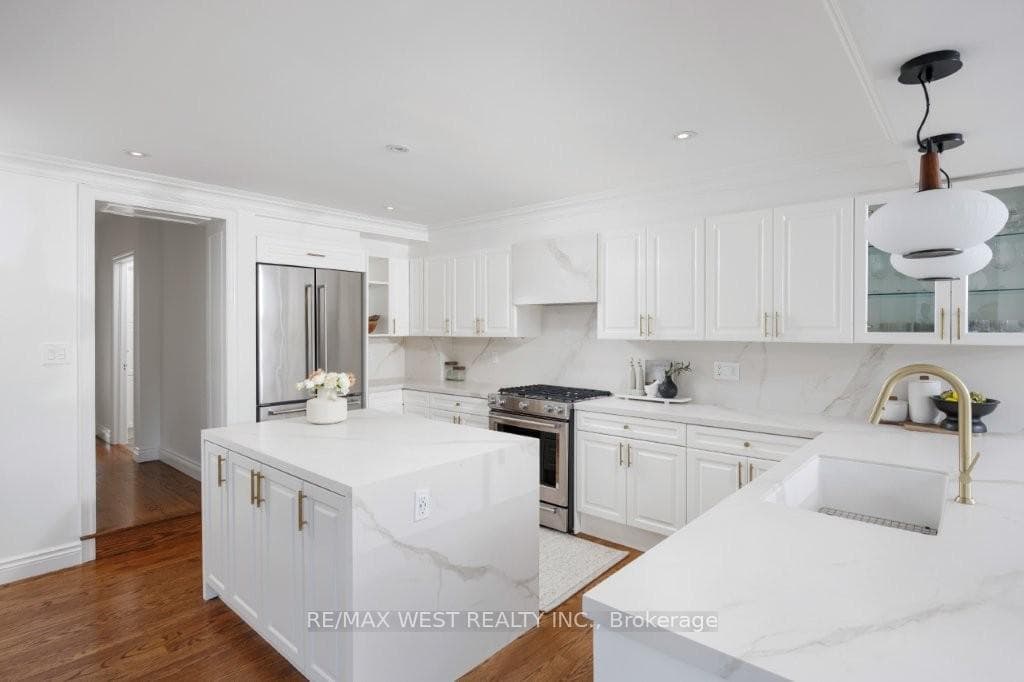 207 Ellis Avenue photo 11