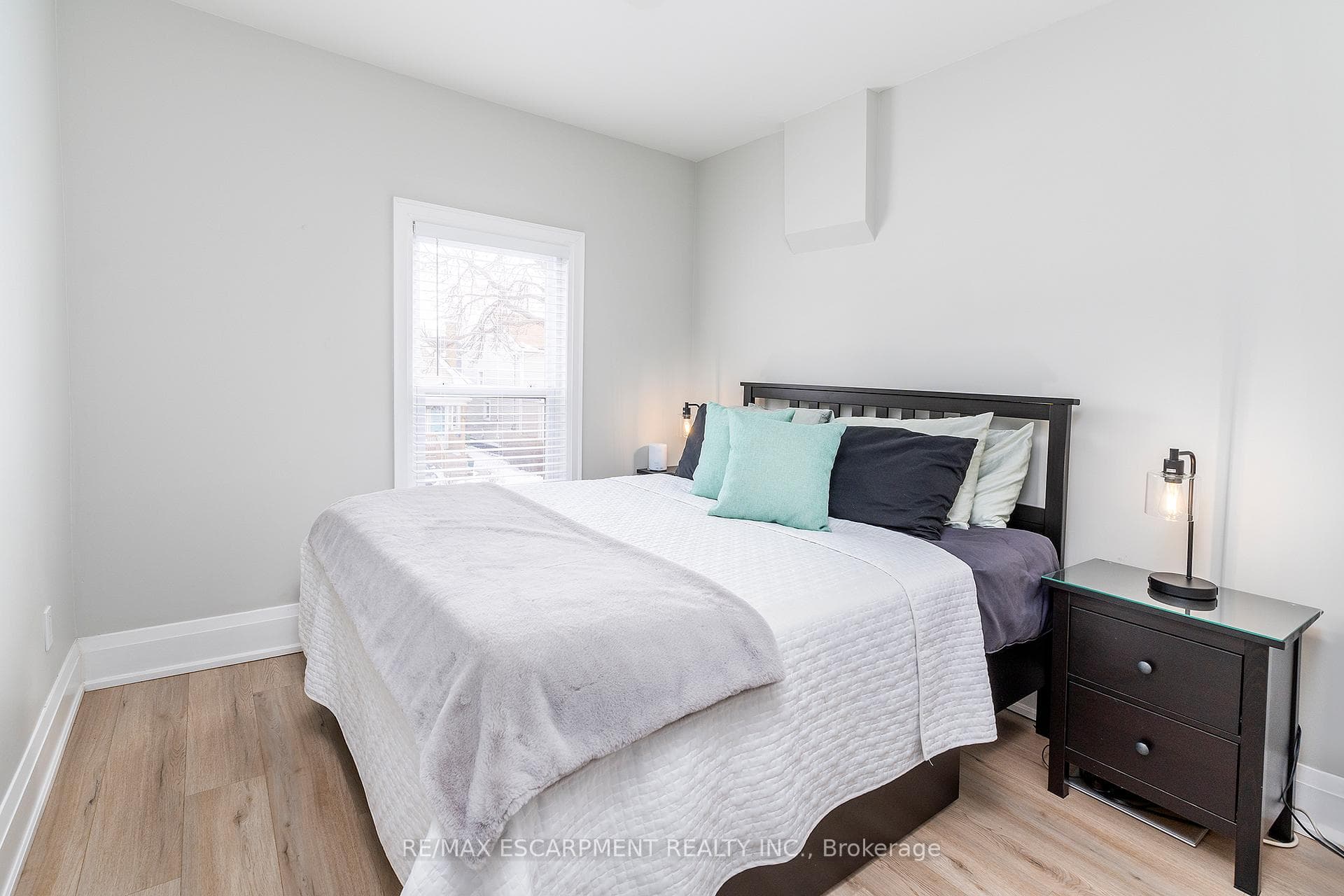 99 Chestnut Avenue photo 16