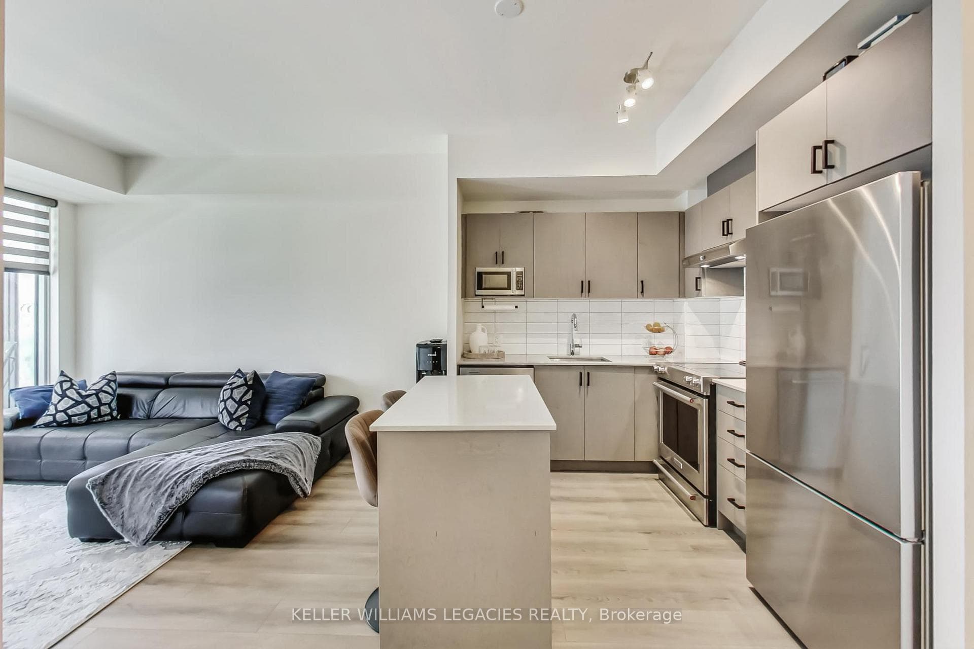 9000 Jane Street Road Unit 323 photo 11