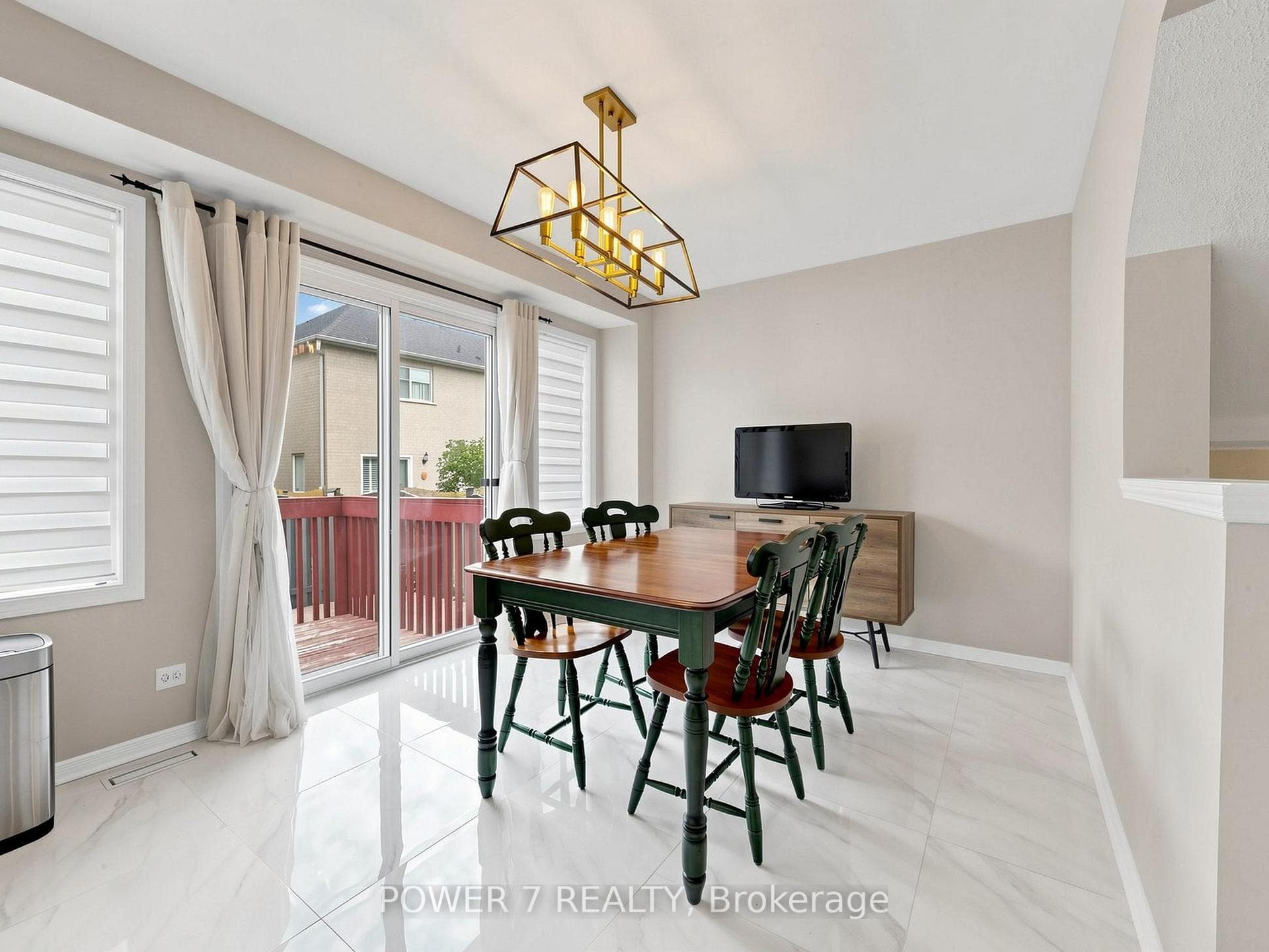 117 St Urbain Drive photo 12