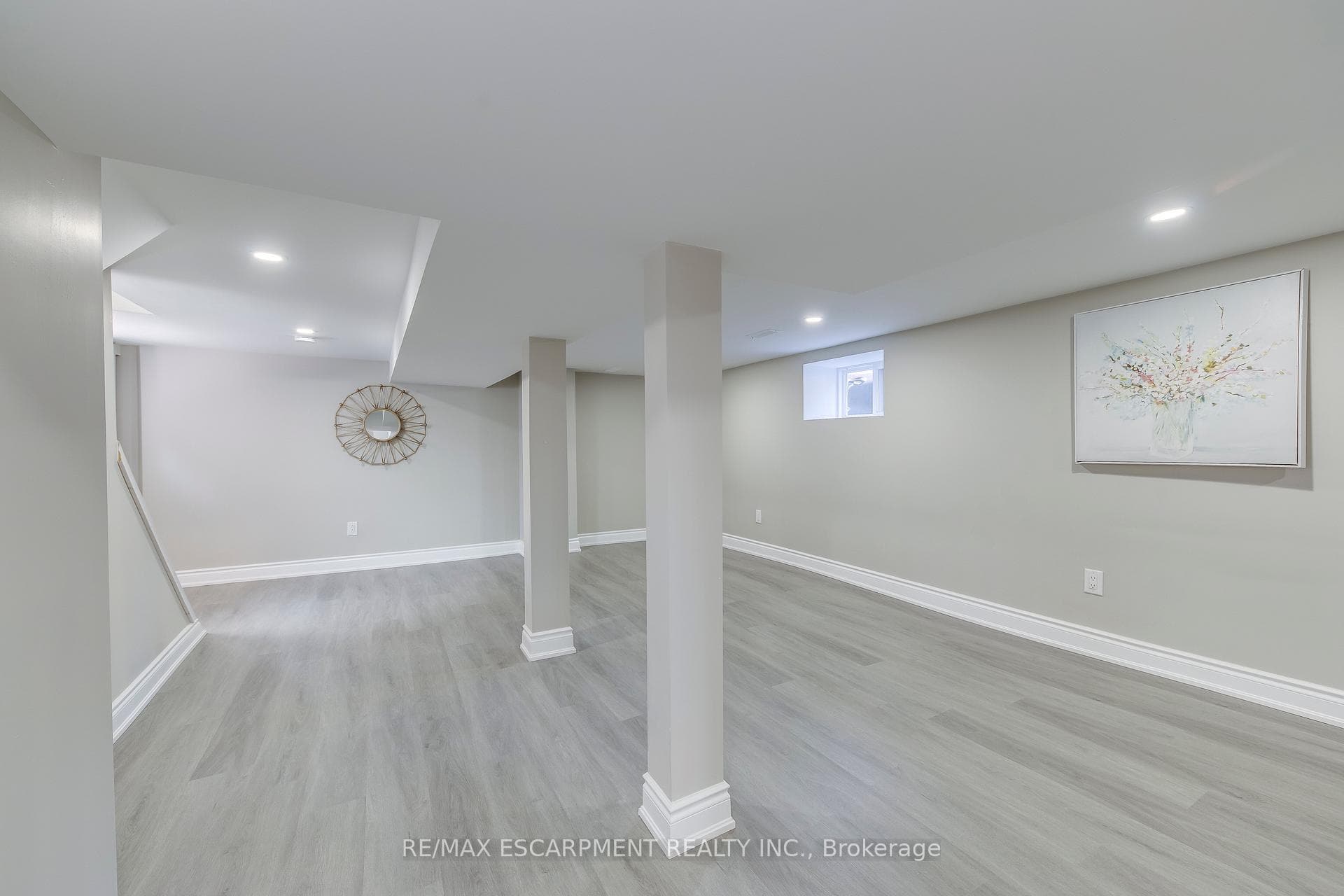 176 Garside Avenue photo 33