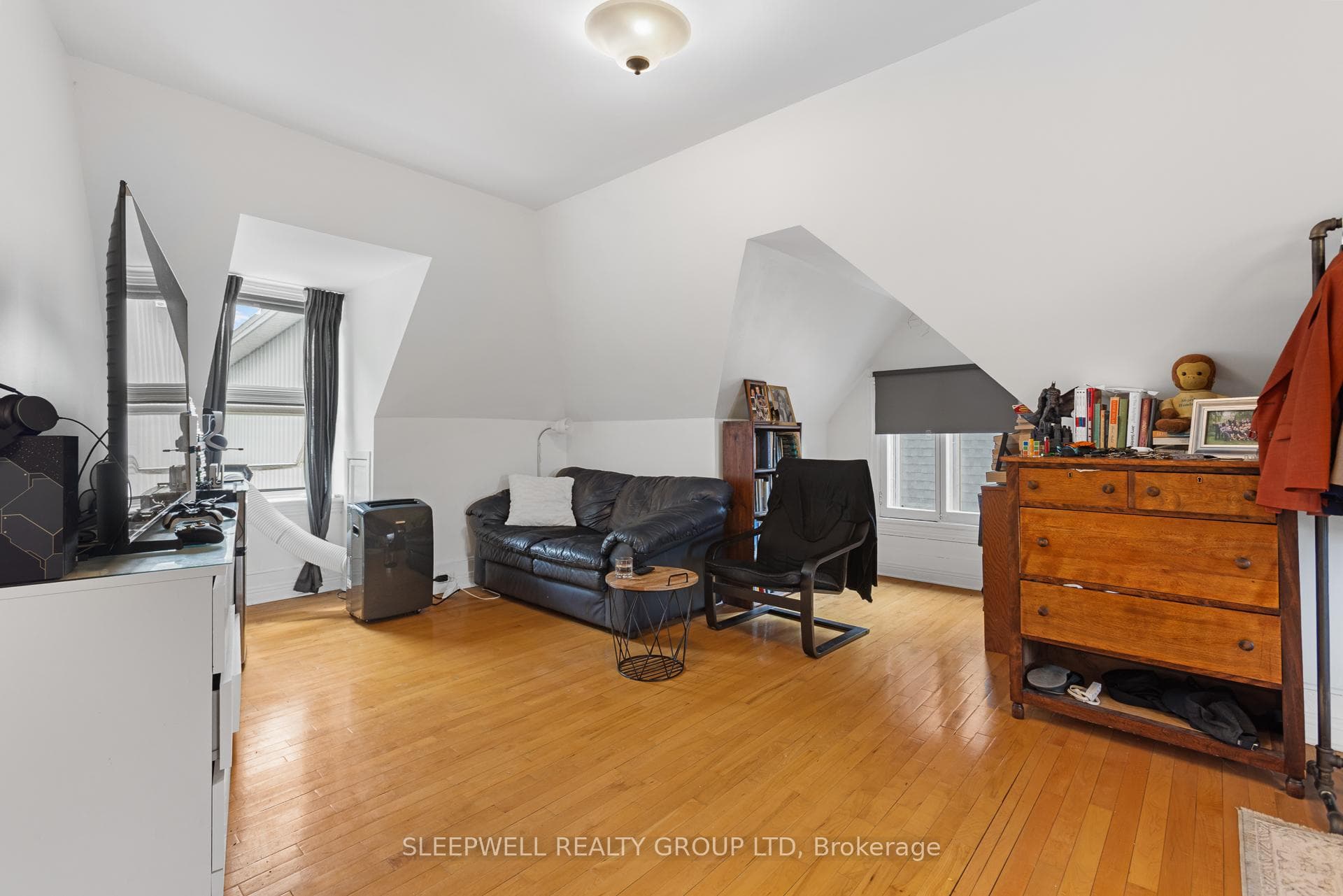 86 Fourth Avenue photo 16