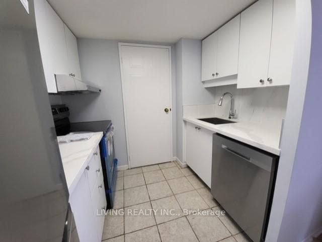150 Alton Towers Circle Unit 805 photo 2