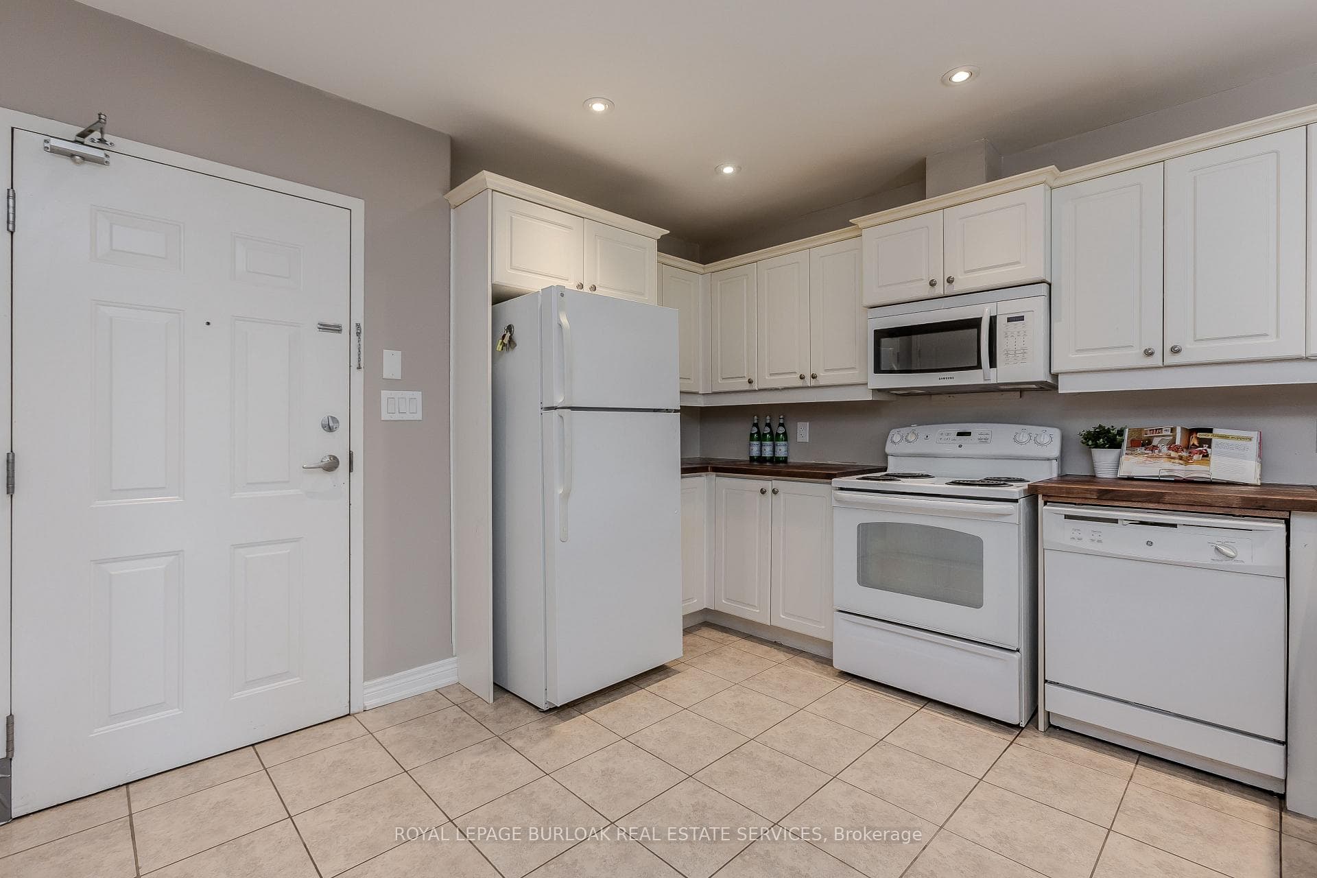 6928 Ailanthus Avenue Unit 104 photo 20