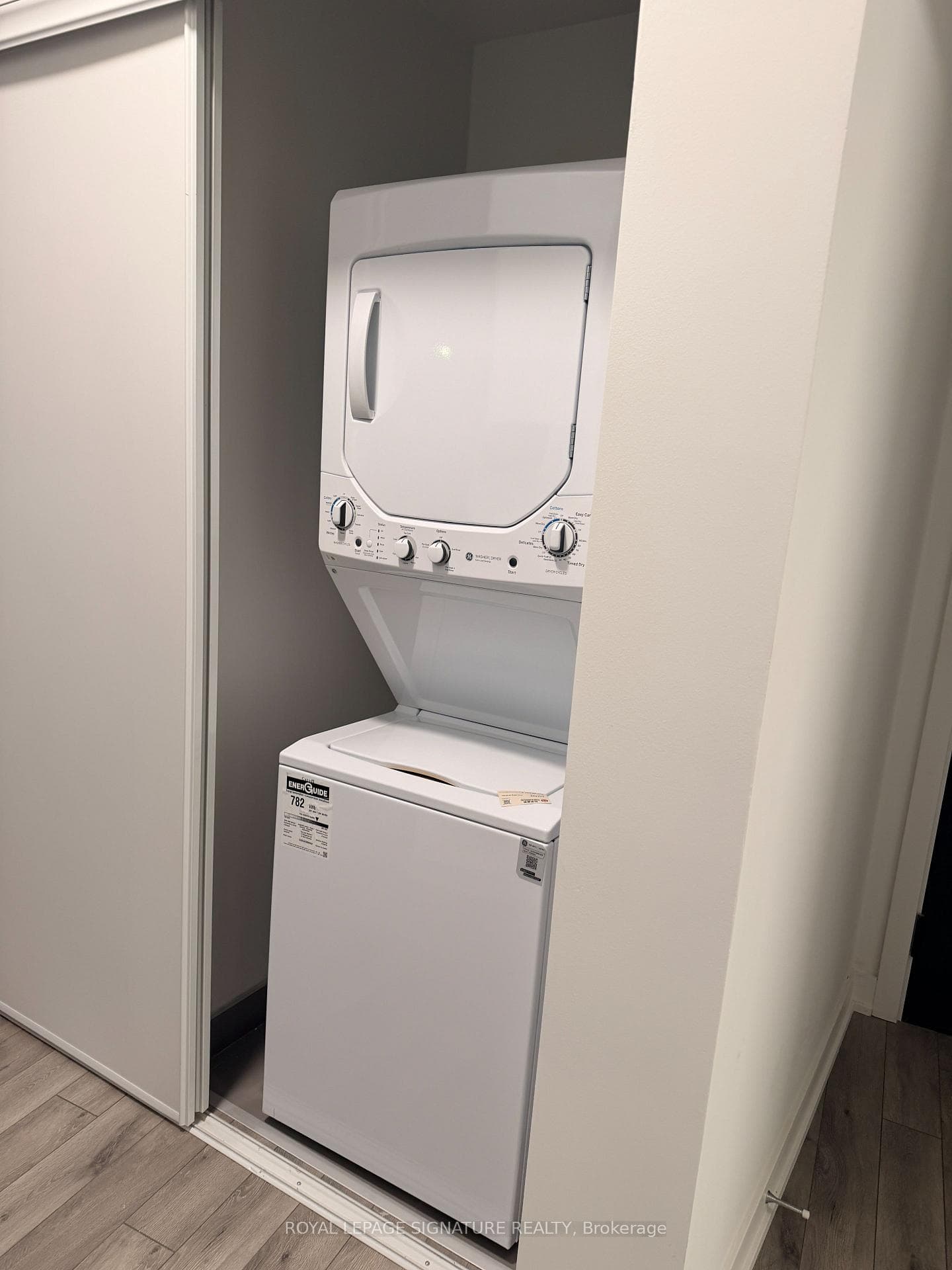 1005 Dundas Street Unit 103 photo 8