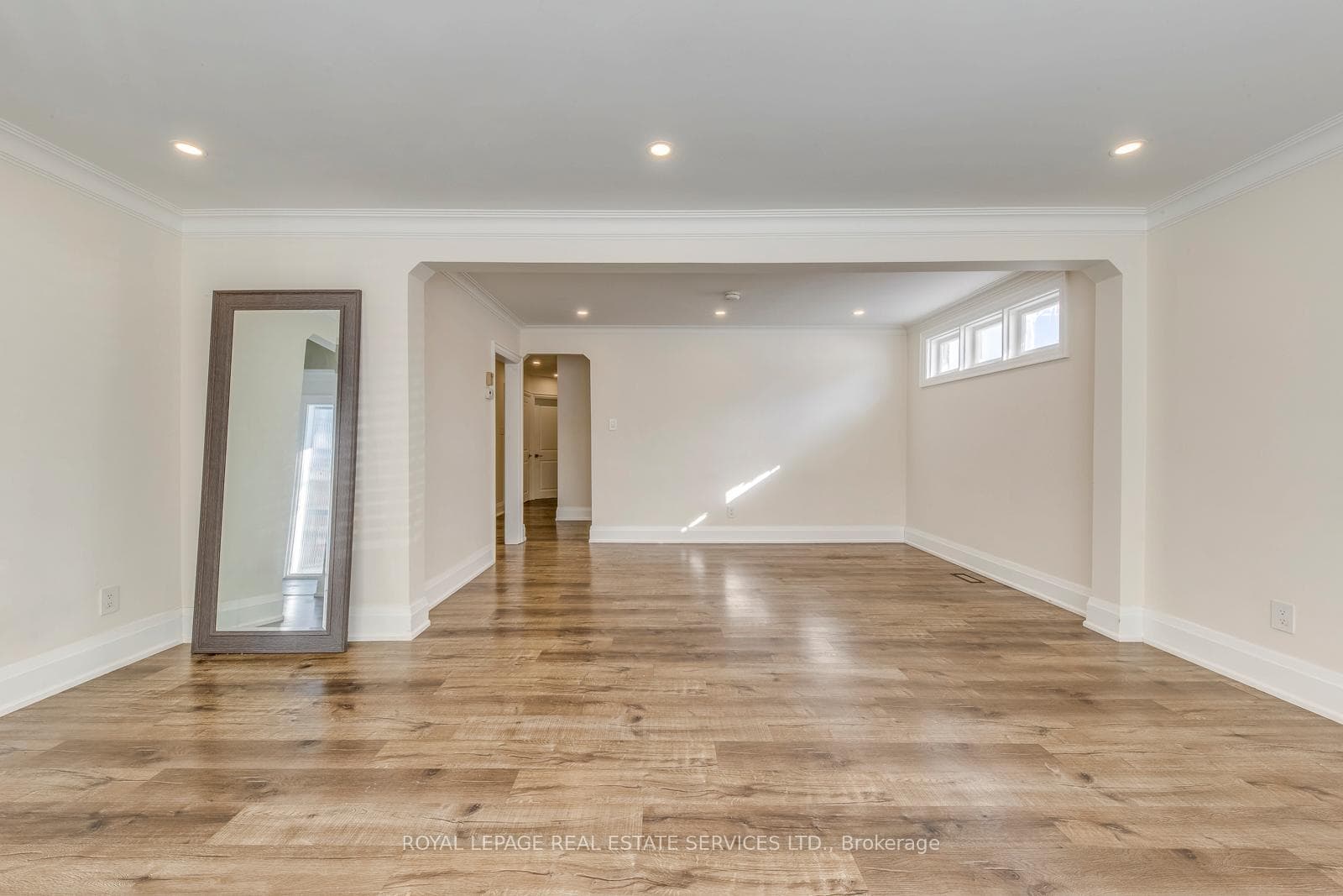 91 Ravenscrest Drive Unit Upper photo 6