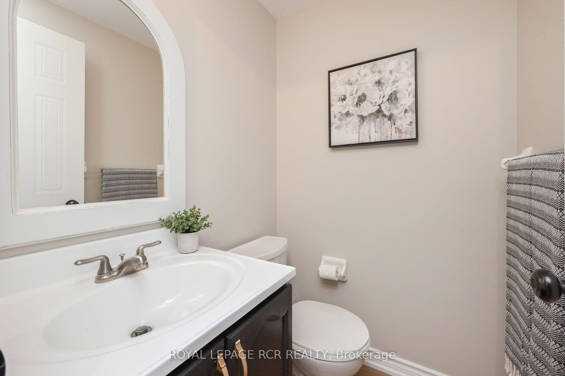 334 Adams Court photo 11