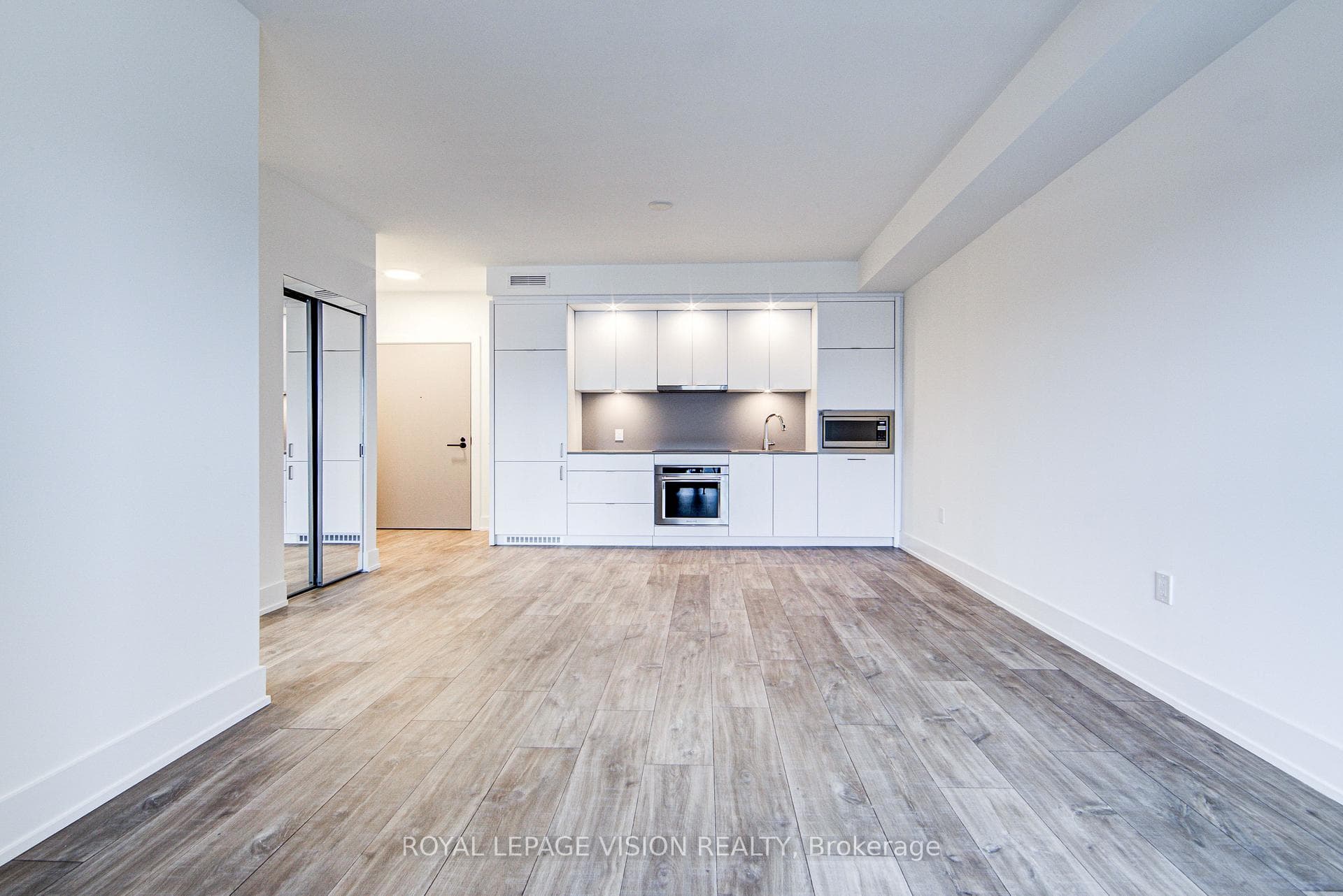 858 Dupont Street Unit 412 photo 1