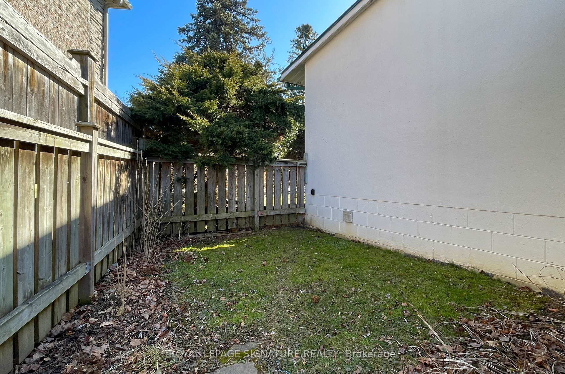 48 Berkinshaw Crescent photo 25