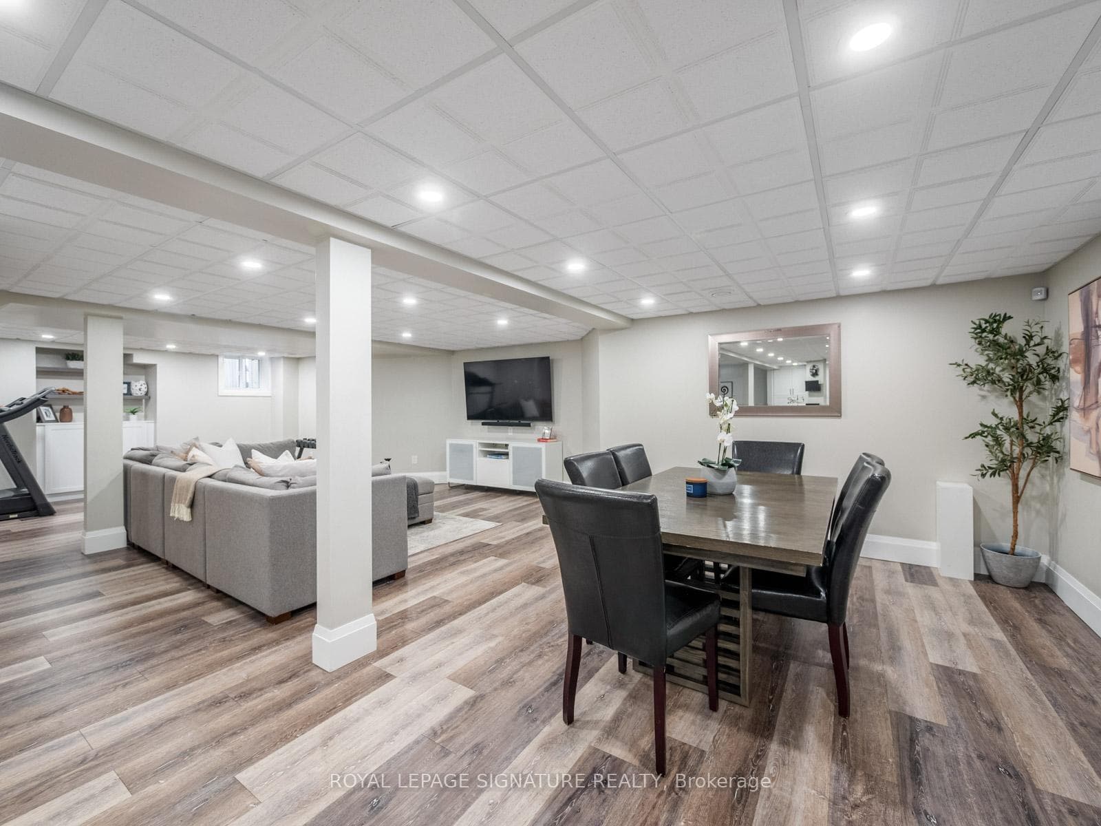 550 Barry Drive photo 31