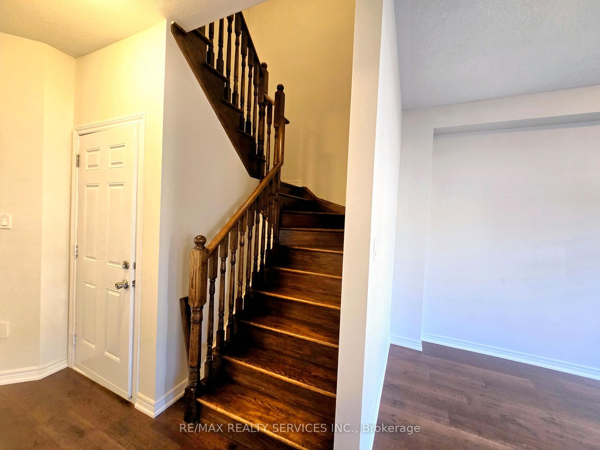 64 Mullholland Avenue photo 8
