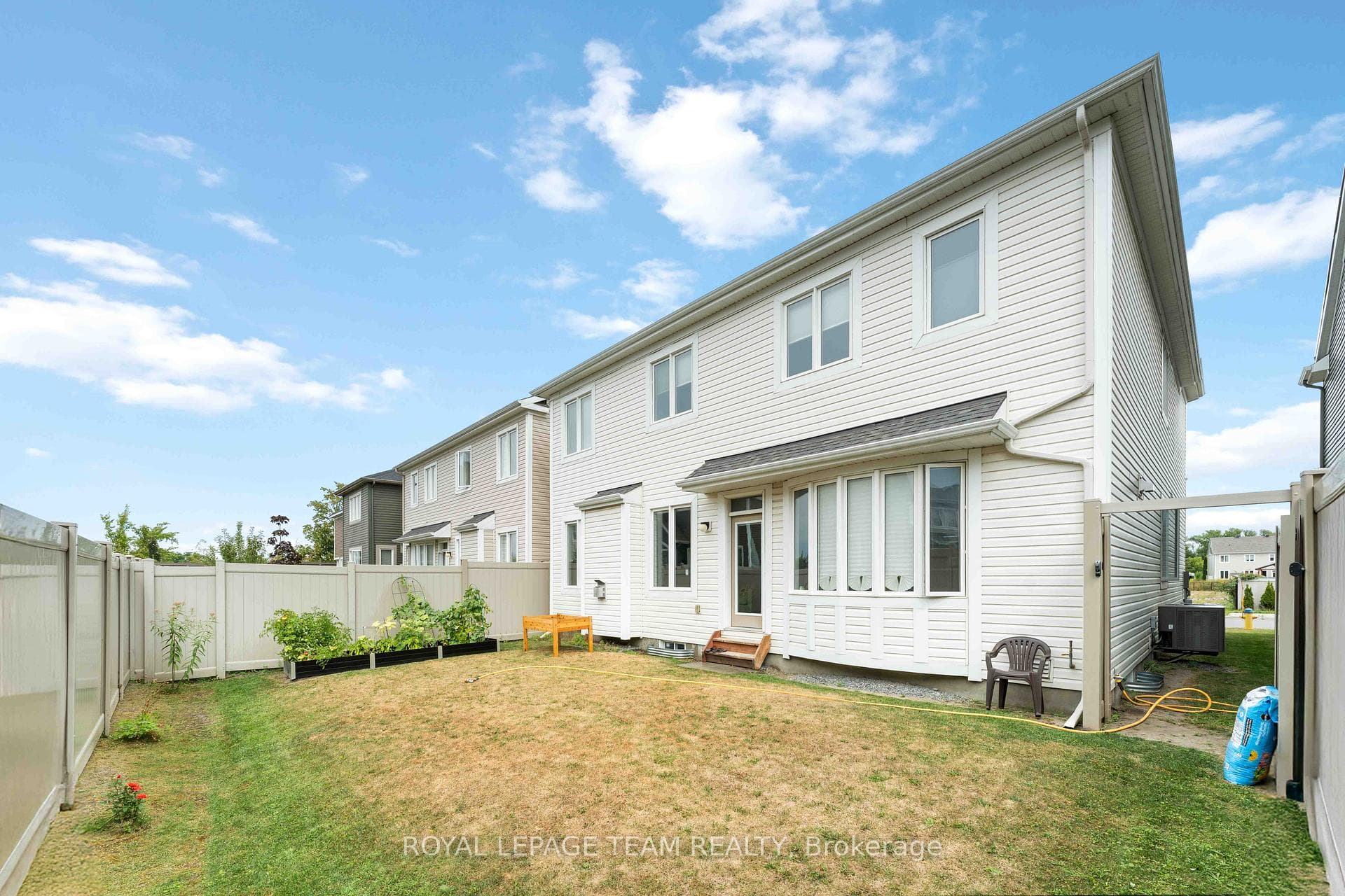 648 Pearl Dace Crescent photo 24
